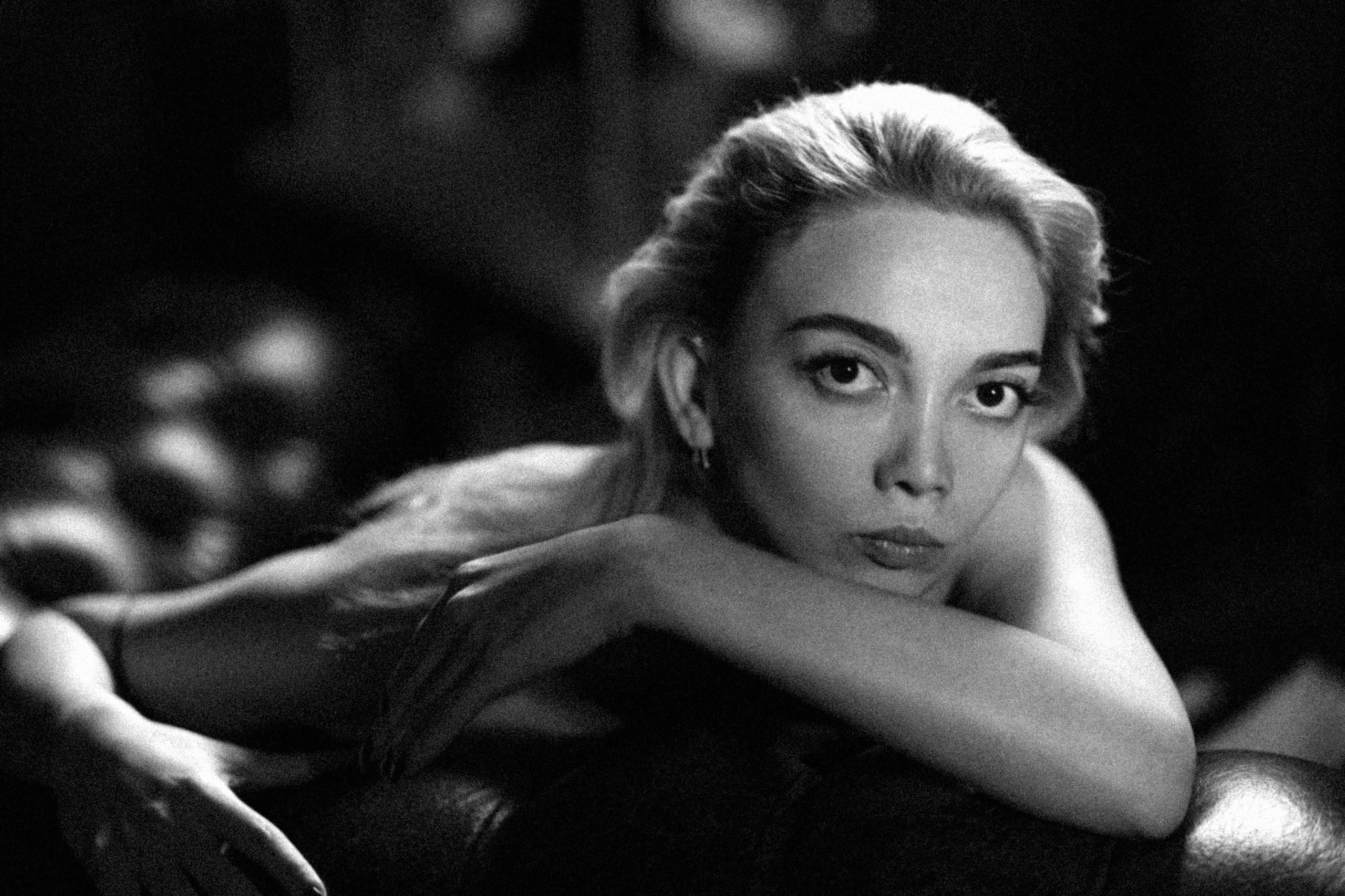 Singles. BNW Around Photography