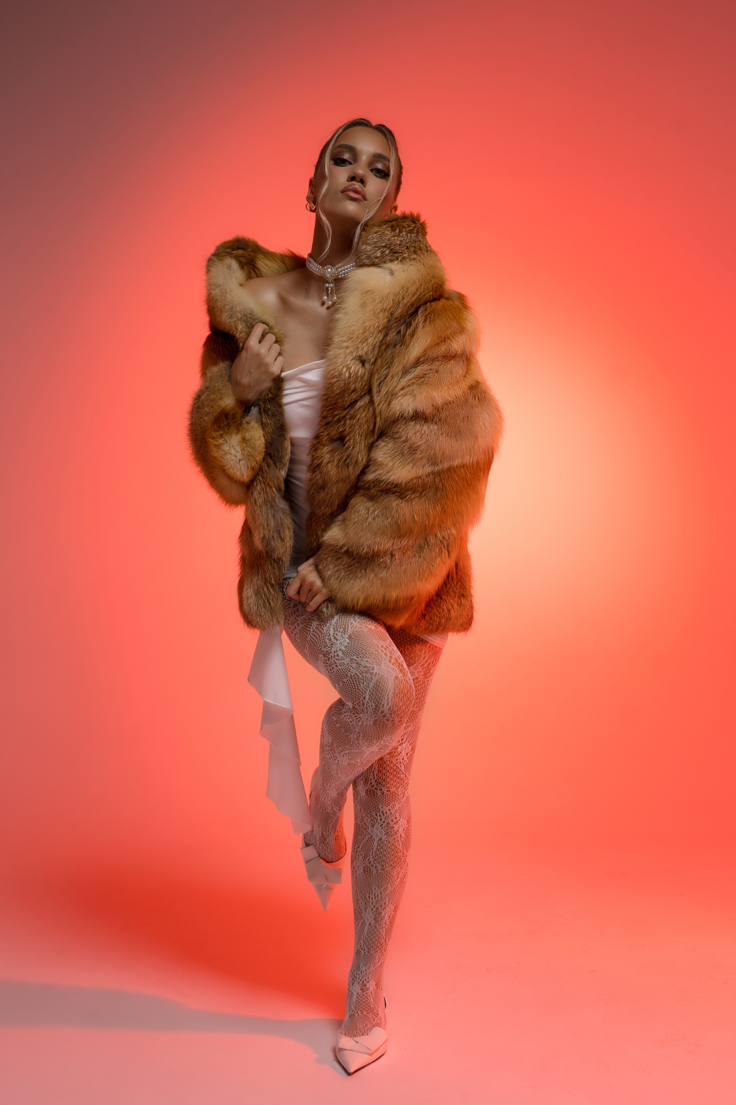 Photographer in Abu Dhabi — Studio Photoshoots for Families, Couples & Individuals. Mariia Safronova is your photographer in Abu Dhabi and Dubai