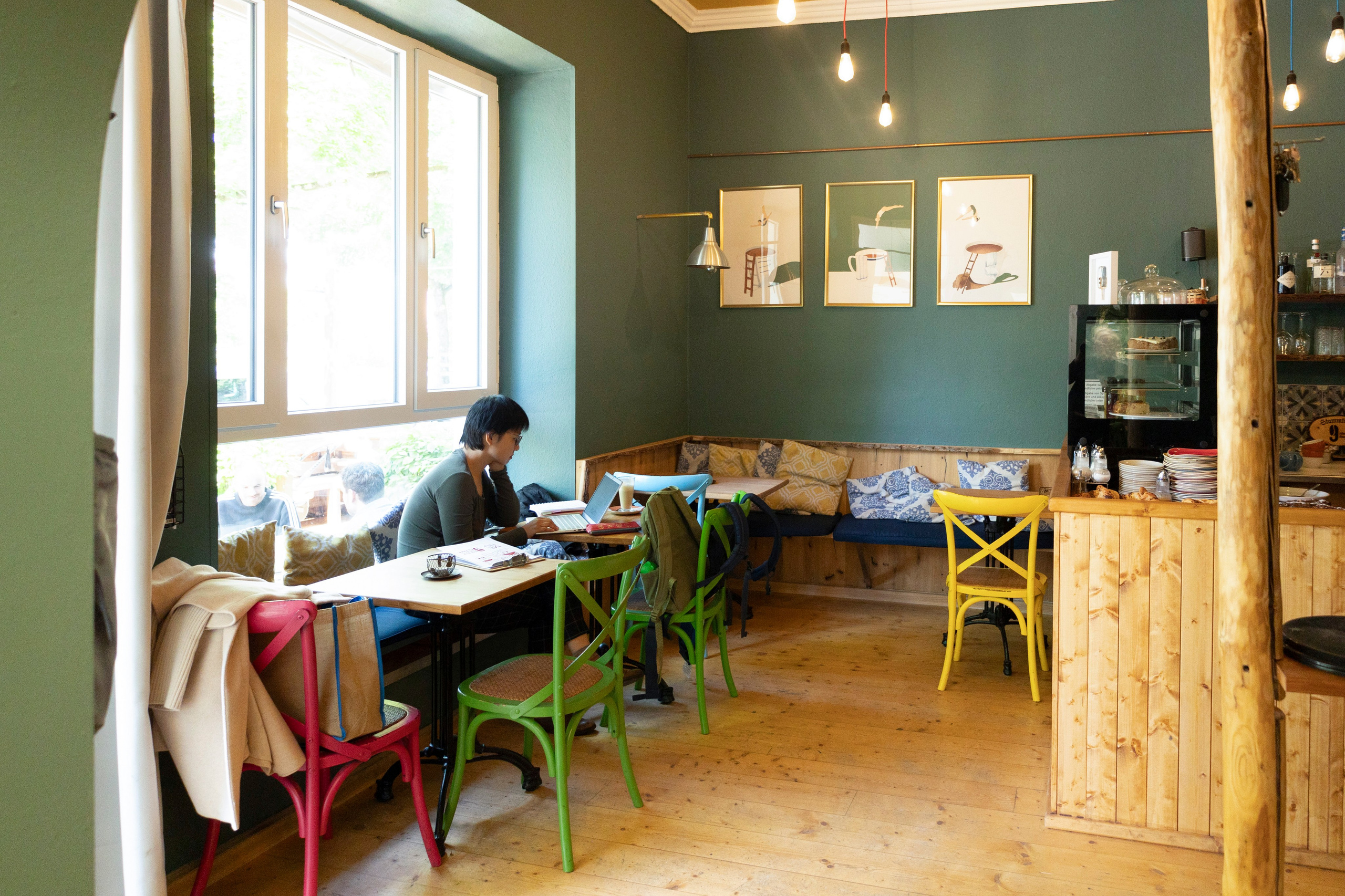 Cafe. Photographer in Munich