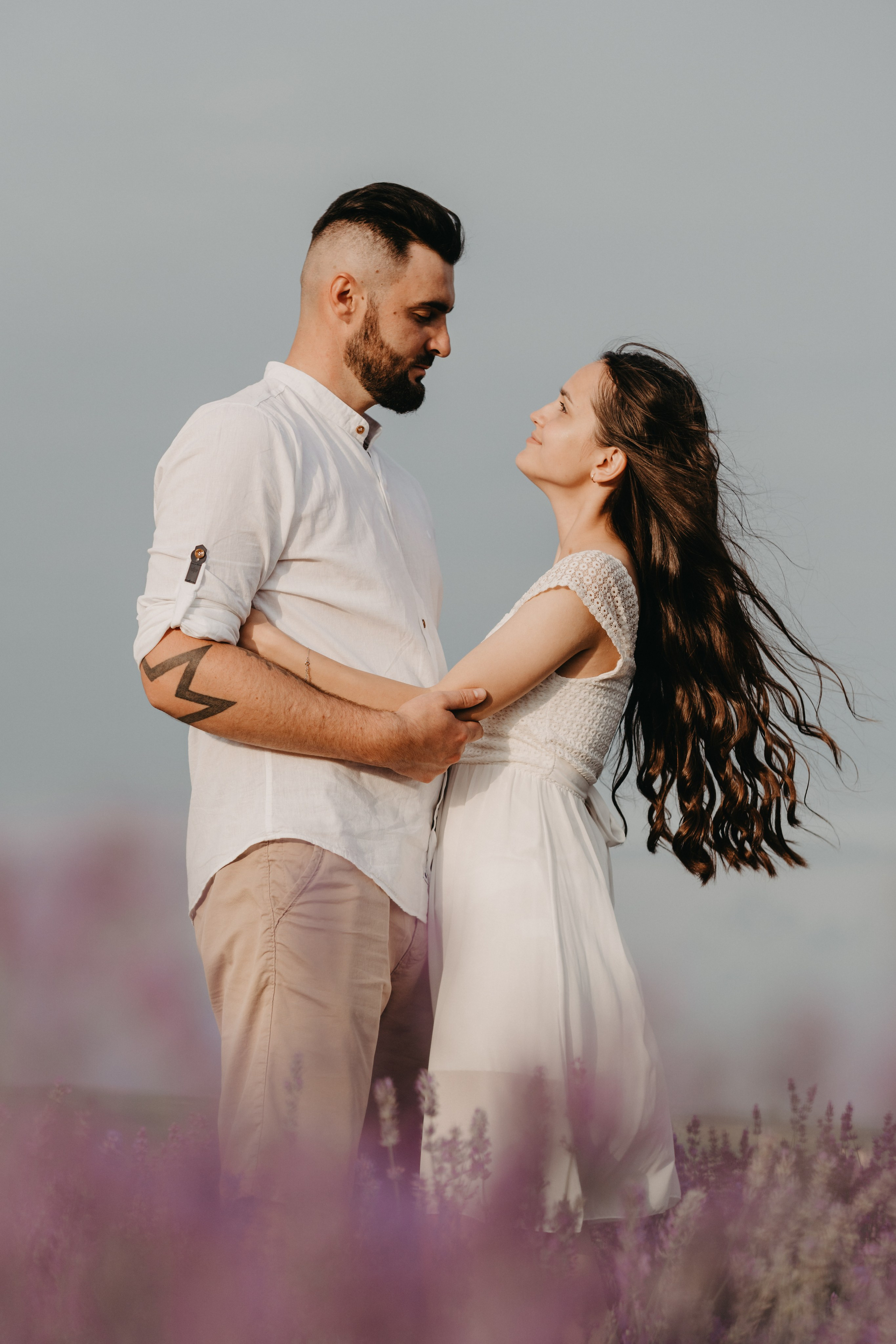 Hand in Hand. Fotograf Katowice – sesje indywidualne, rodzinne, ślubne