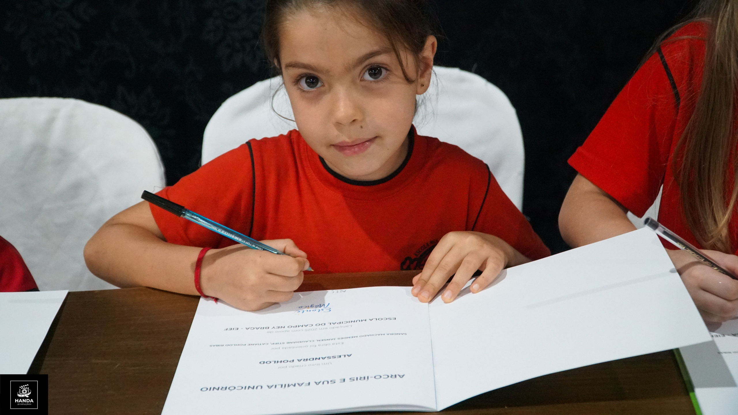 Noite autógrafos colégio Aurélio Buarque de Holanda. Handa Produções