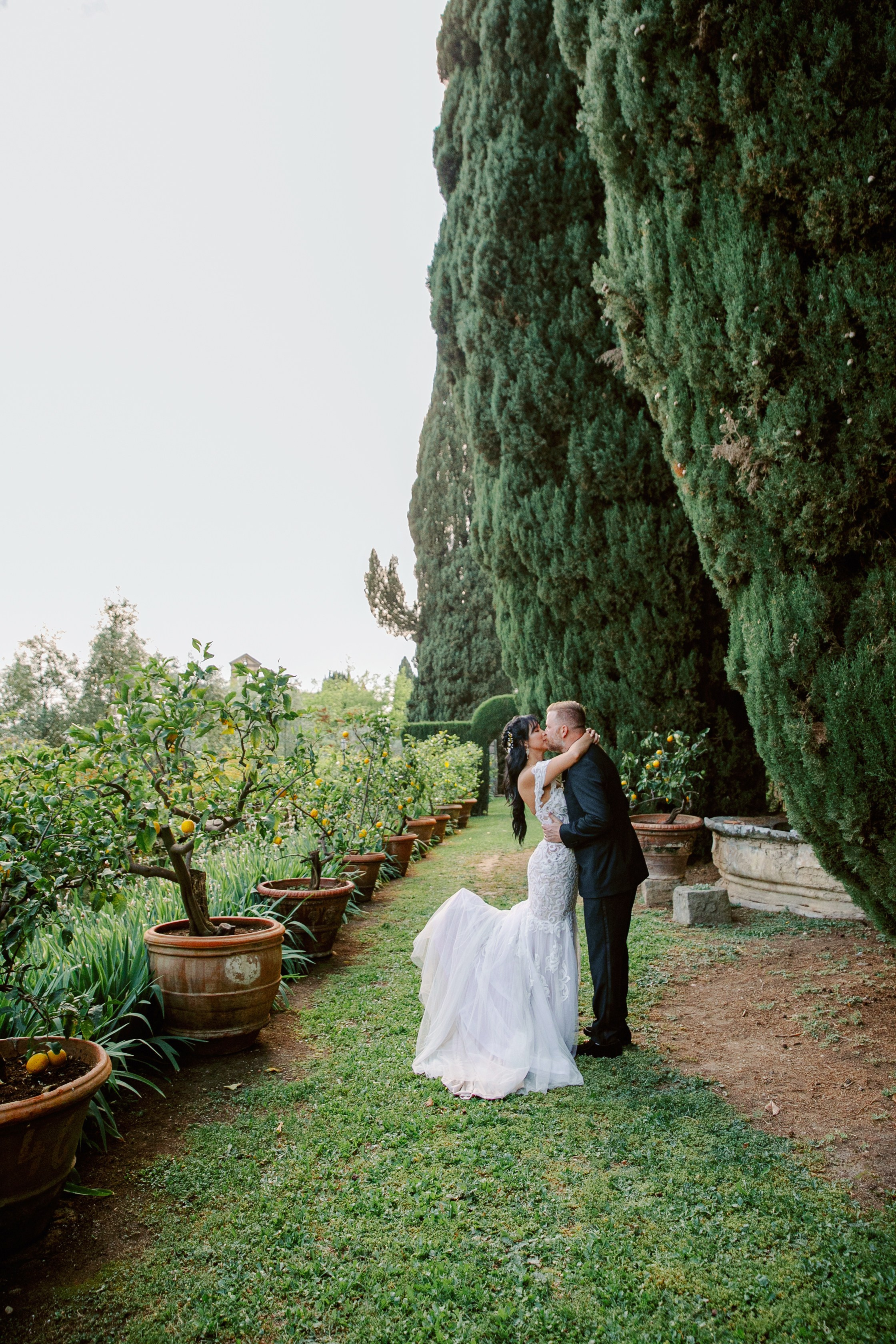 Tuscany Castello di Montegufoni wedding. Iurkovski PHOTOGRAPHY in Europe. Luxury destination weddings and events