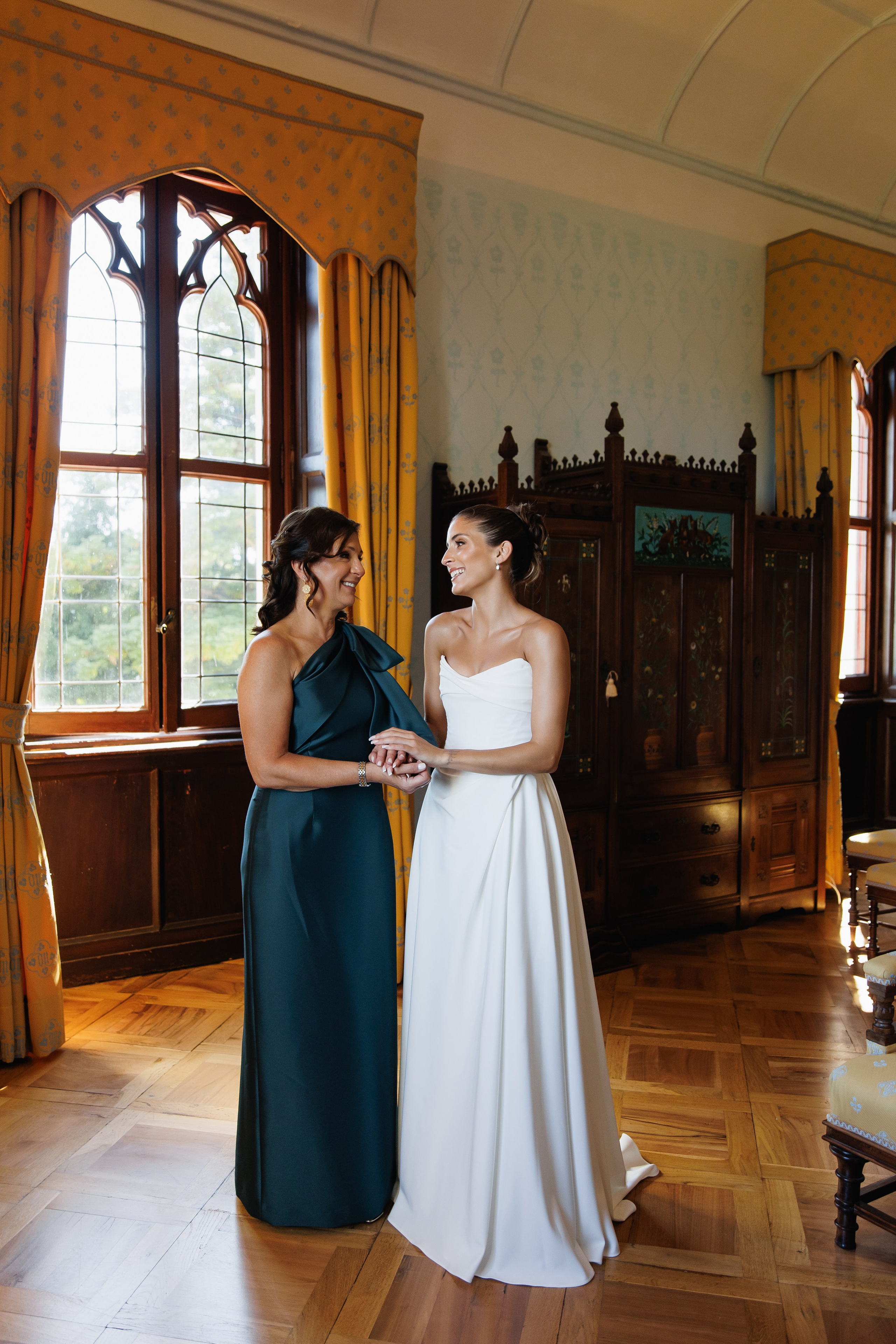 Wedding Photographer Lake Maggiore Como Italy. Wedding Photographer Rome Tuscany Como Sicily Puglia Amalfy Italy- Oksana Savenchuk