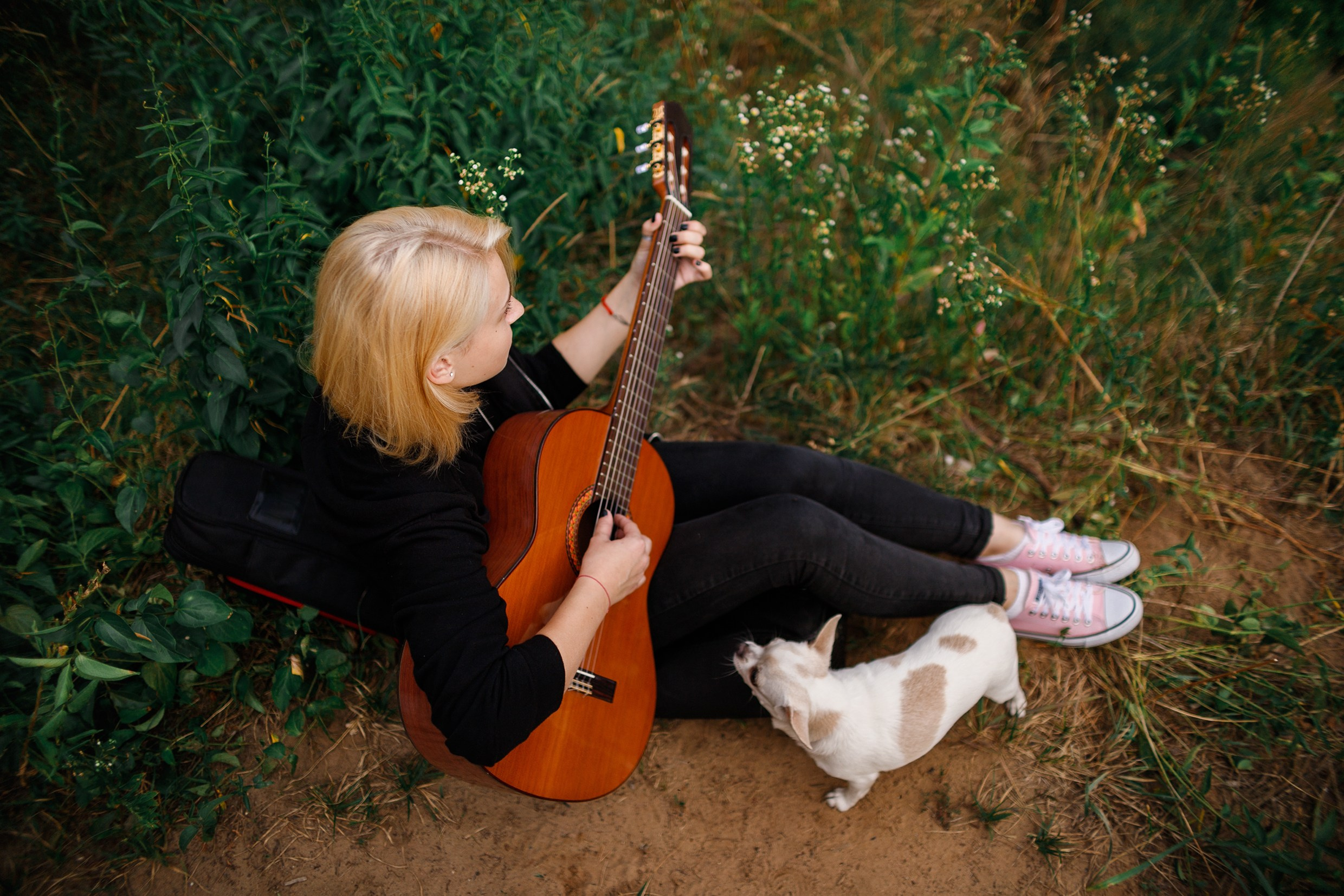 Polina & her chihuahua. Kaja | fotograf we Wrocławiu | ludzie i psy