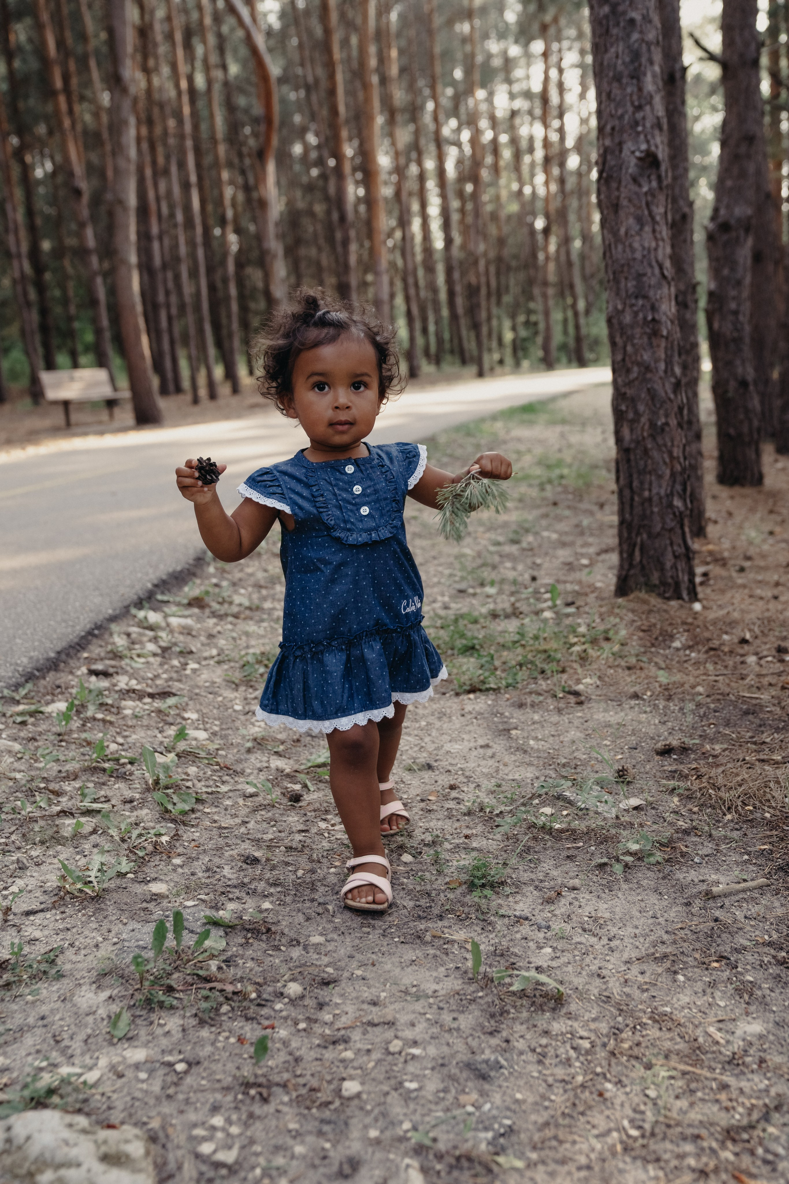 Family in Birds Hill. Photographer Viktoriia Skavronskaya