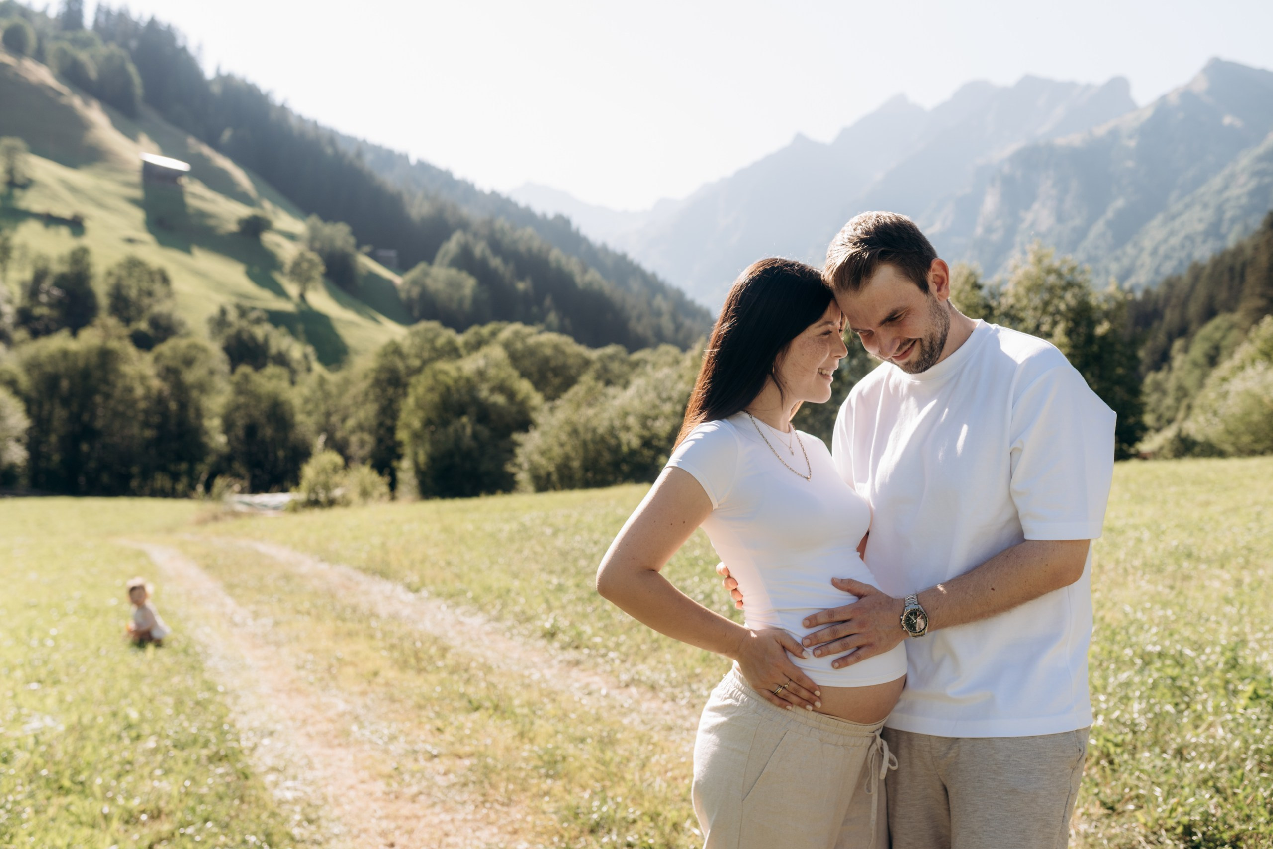 Babybauch- und Neugeborenenfotografie. Familienfotografin aus Sterzing Elena Muehlsteiger