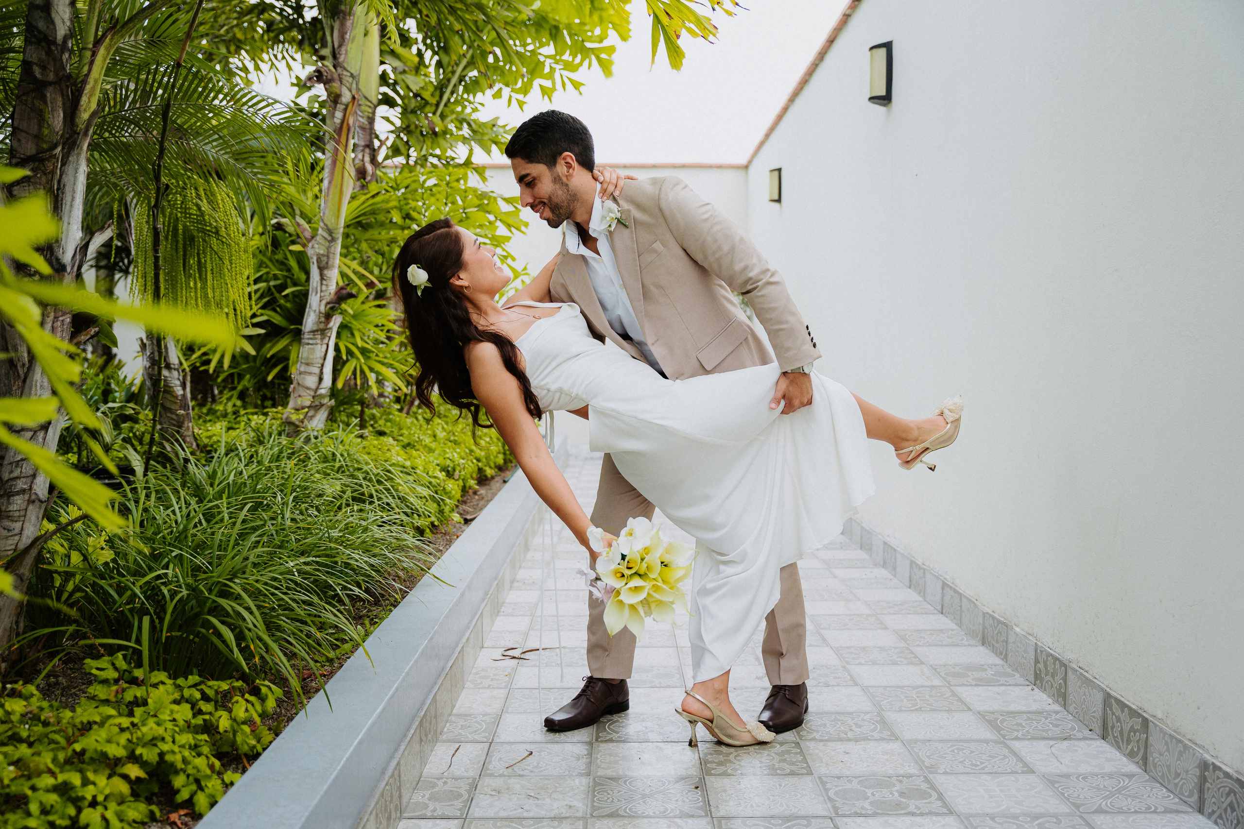Boda civil. Fotógrafo de Bodas en Lima | Ronhy Altamirano. Fotografía narrativa y cinematográfica para bodas, quinceañeras y eventos exclusivos
