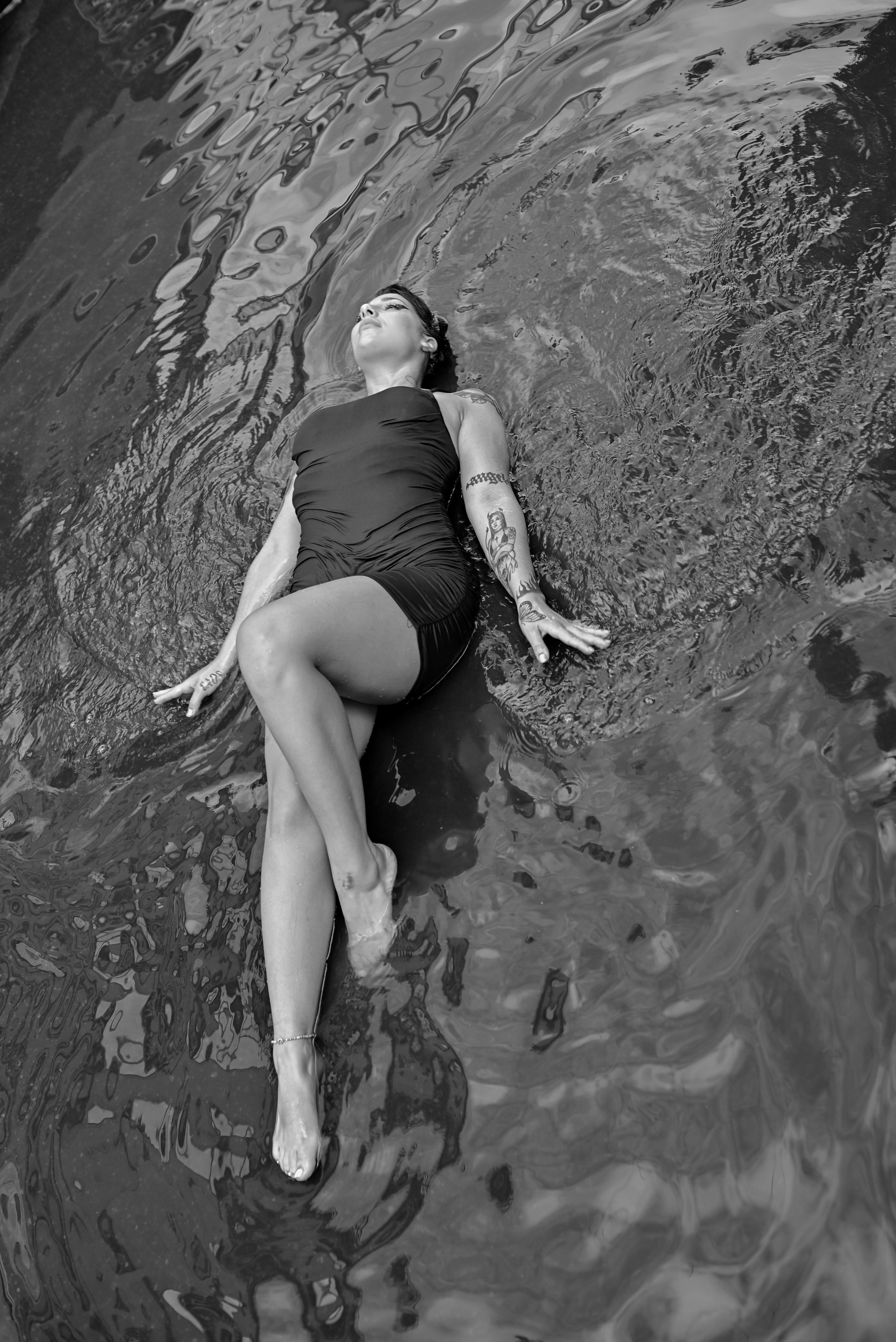 Scatti per far andare l’acqua di traverso all’ex