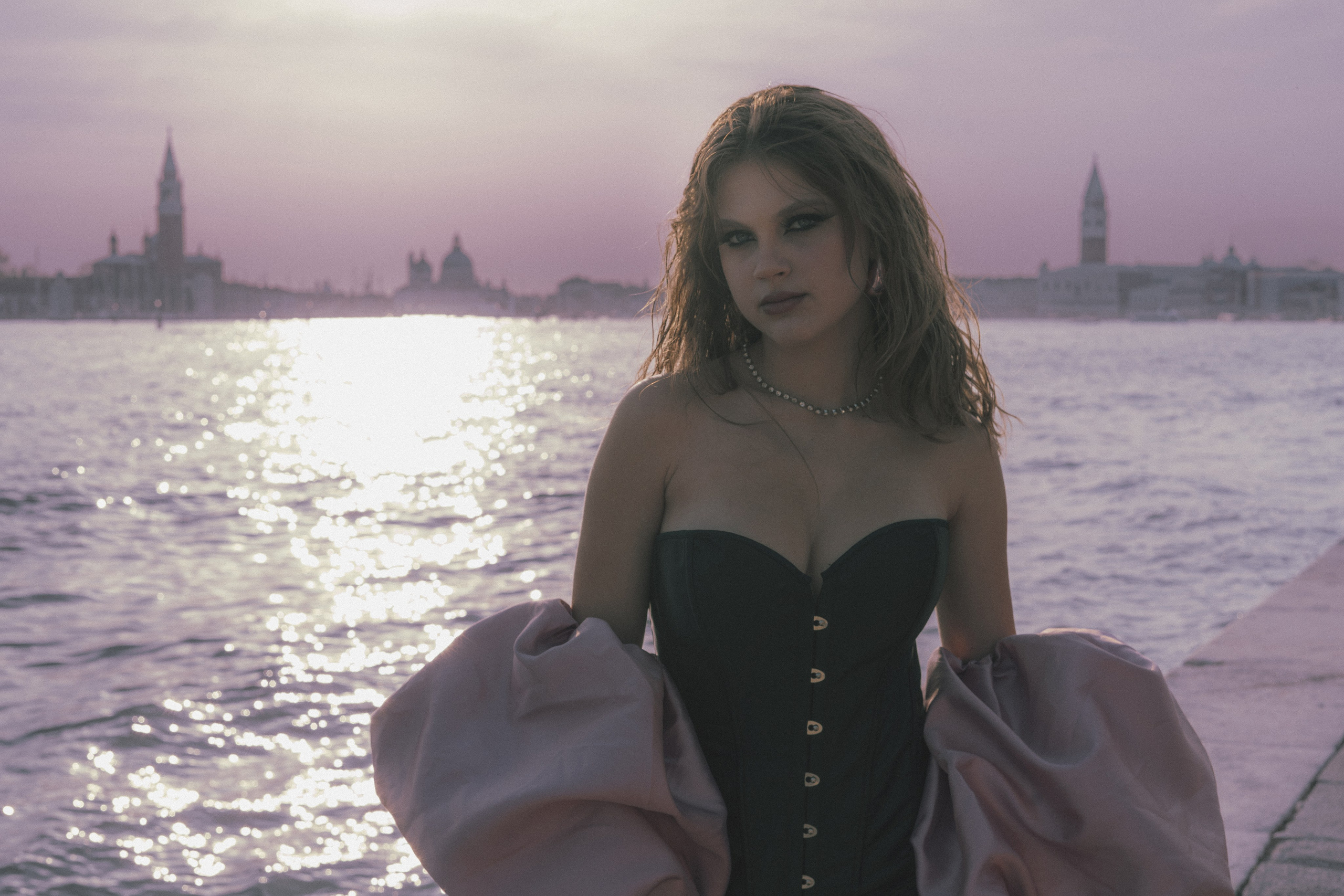 Унікальна соло фотосесія в романтичній Венеції з дизайнерськими образами