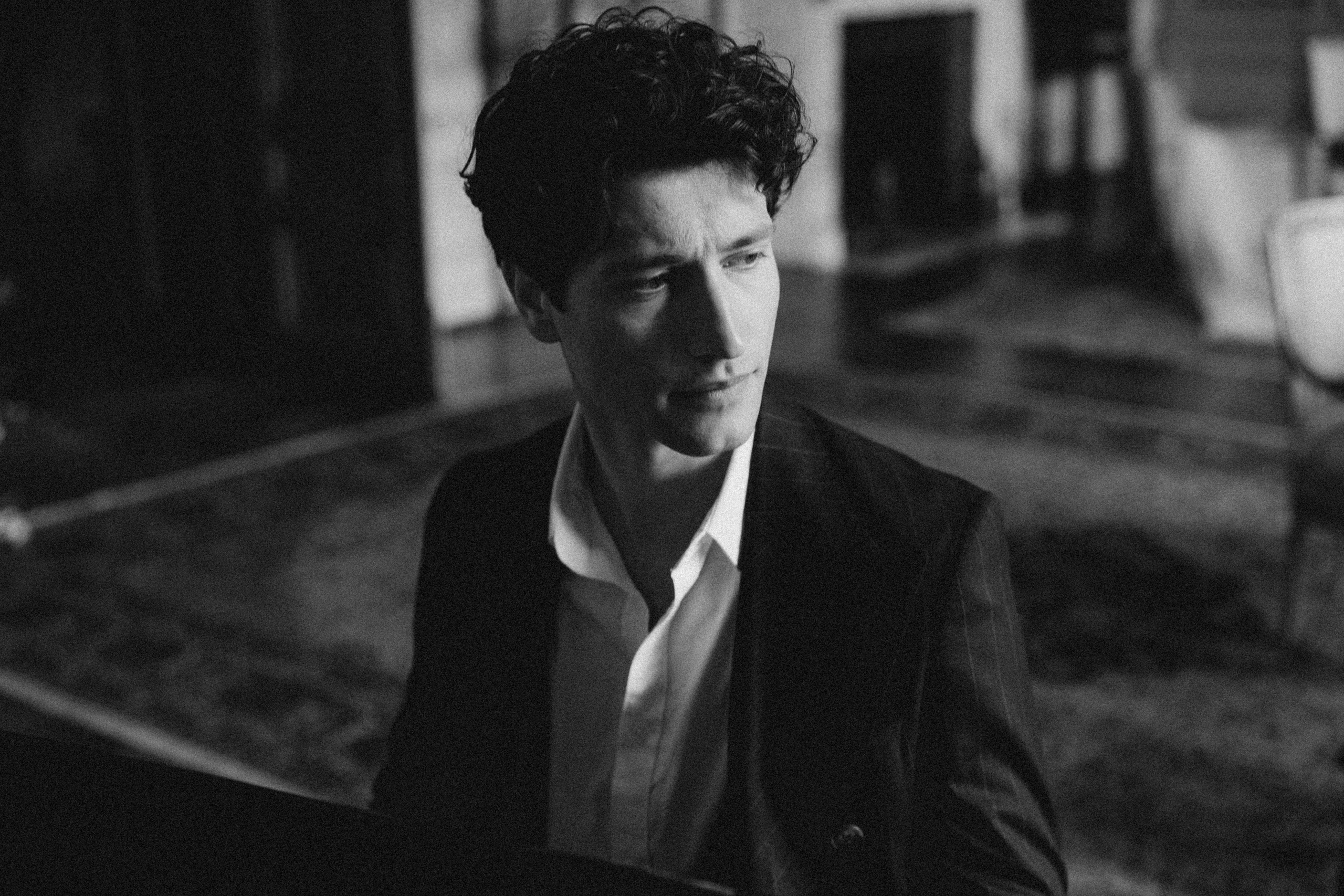 Wedding Photoshoot at St. Charles Hall, Meggen on Lake Lucerne | Stunning Setting at Lake Lucerne. Wedding and Family Photographer Switzerland and Italy. Valeria Diaz