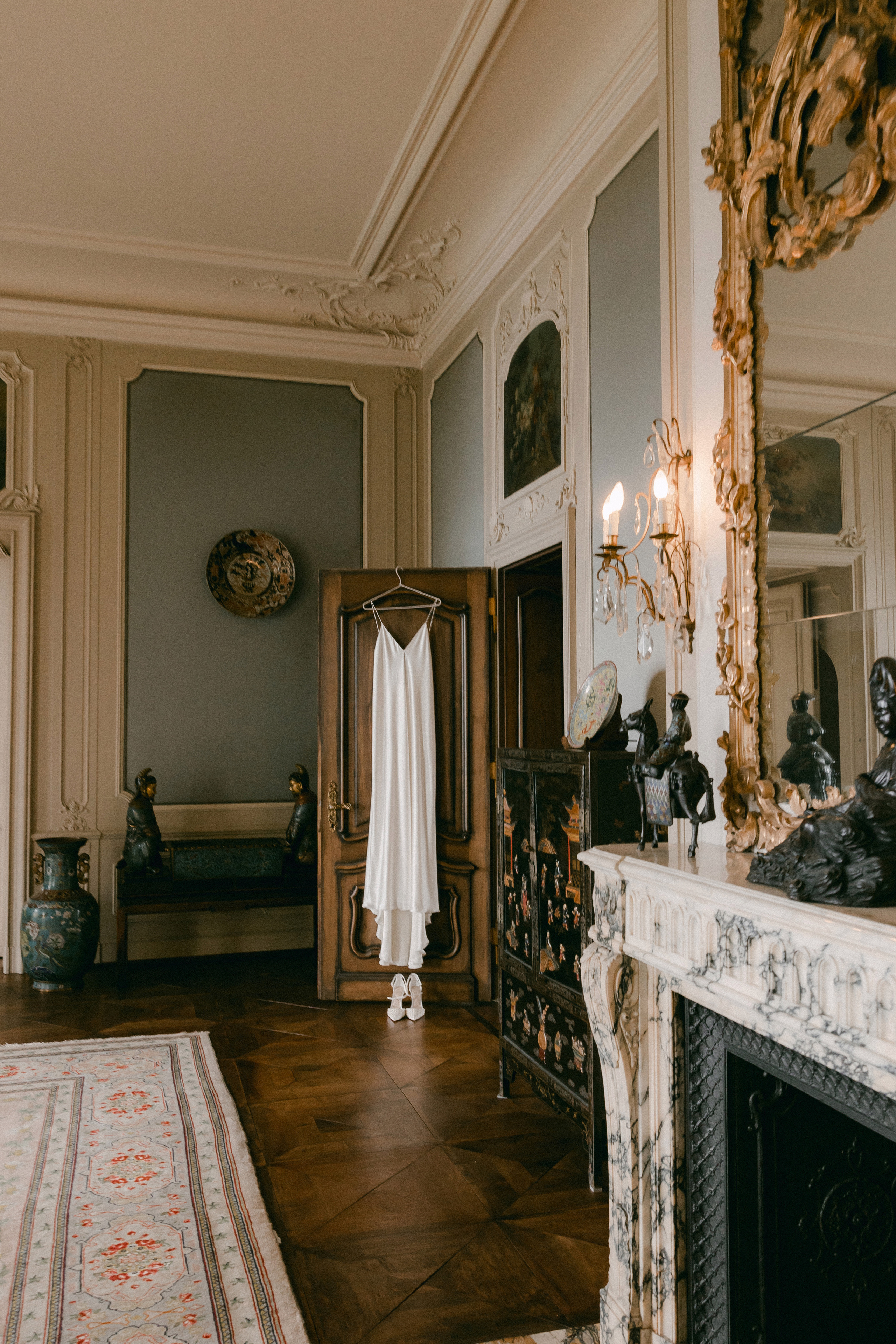 Wedding Photoshoot at St. Charles Hall, Meggen on Lake Lucerne | Stunning Setting at Lake Lucerne. Wedding and Family Photographer Switzerland and Italy. Valeria Diaz