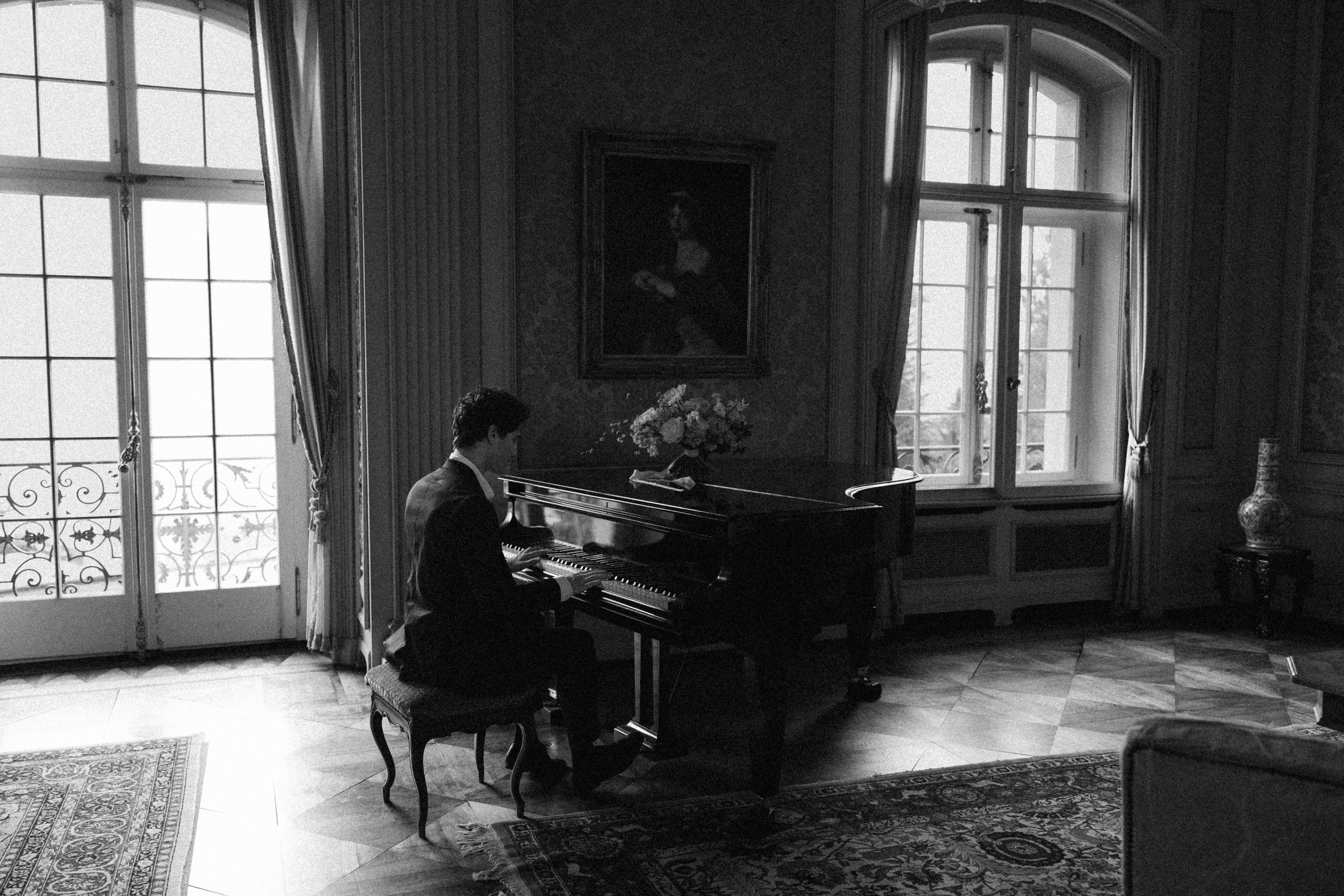 Wedding Photoshoot at St. Charles Hall, Meggen on Lake Lucerne | Stunning Setting at Lake Lucerne. Wedding and Family Photographer Switzerland and Italy. Valeria Diaz