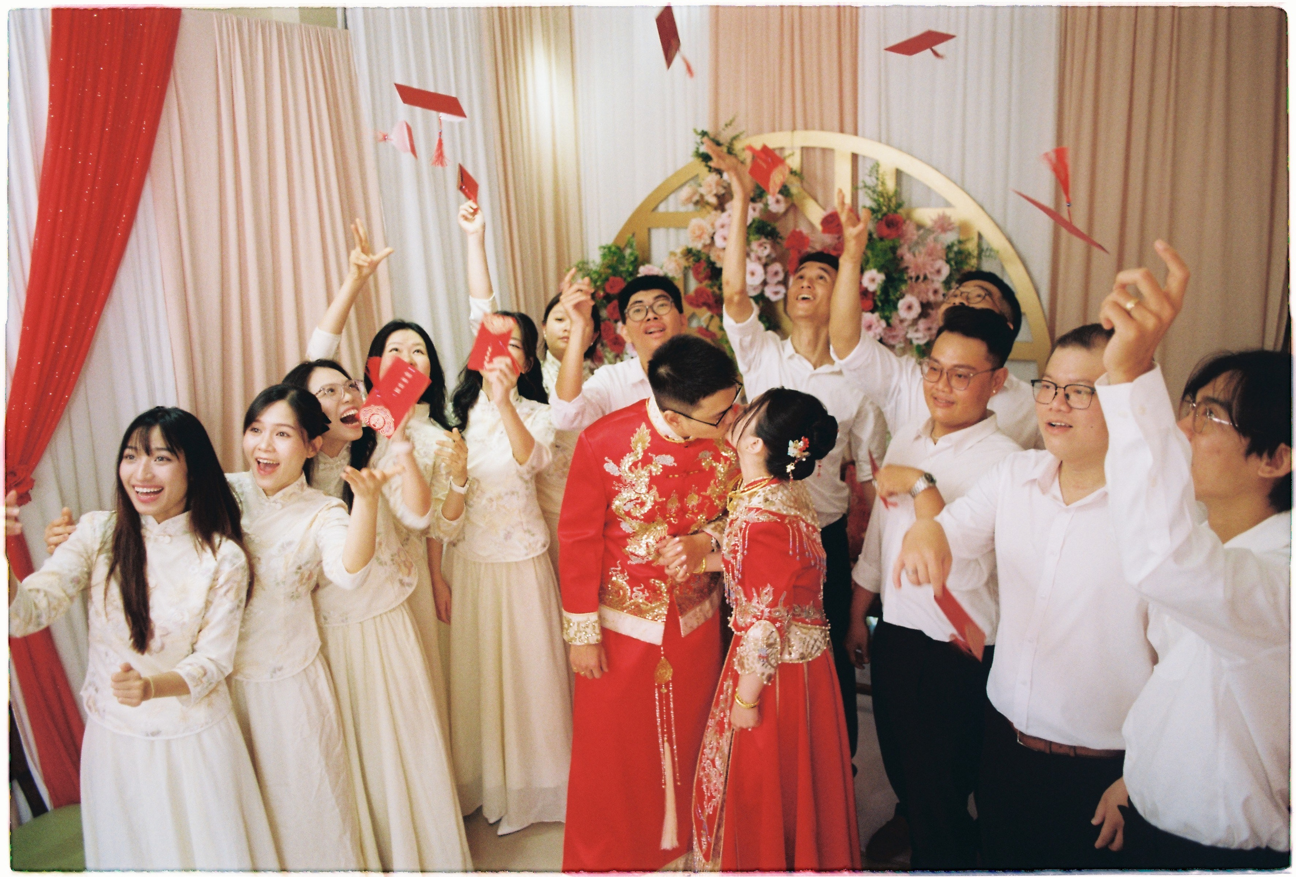 SAN SAN — GIA VỸ