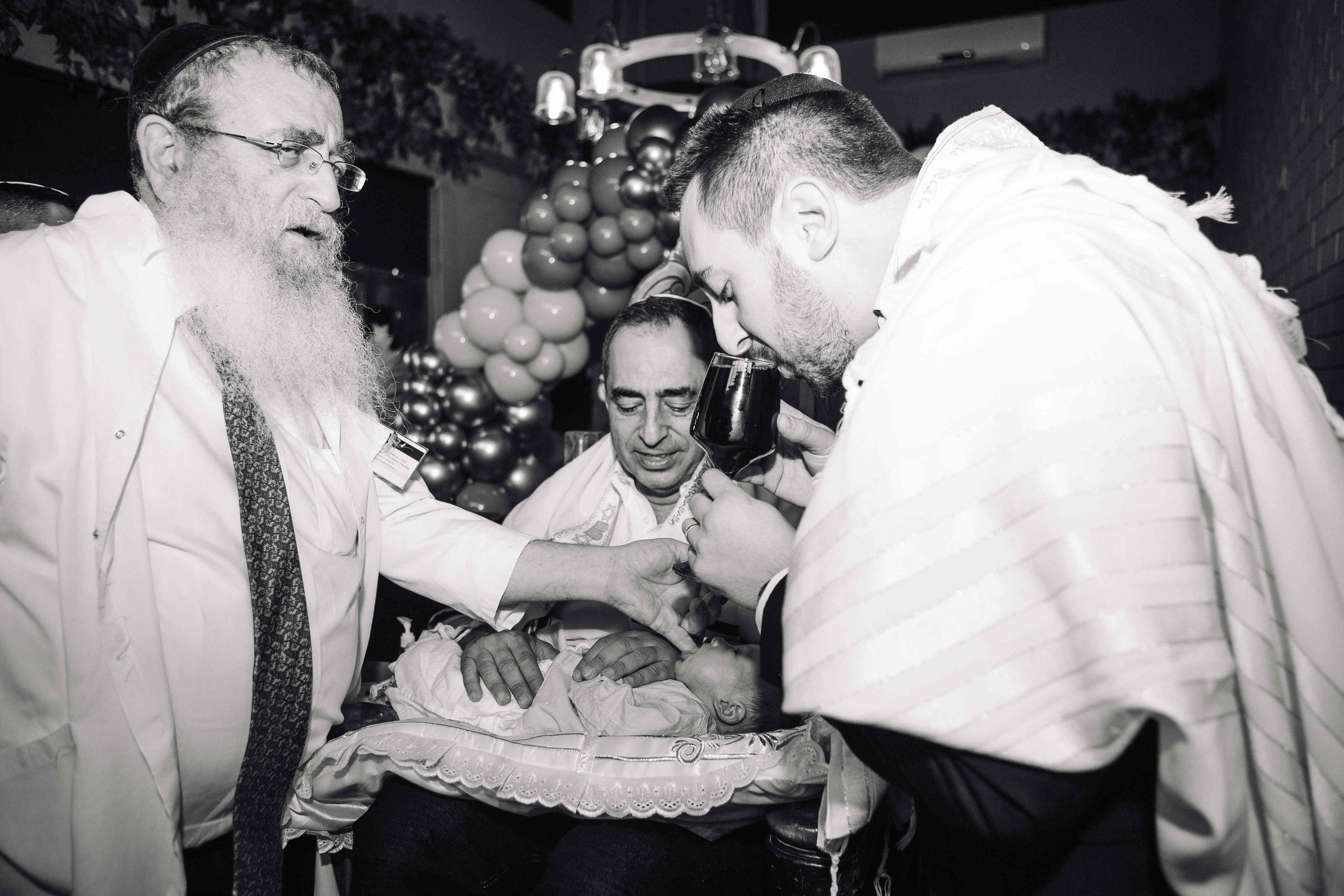 BRIT MILA (BIG EVENT). PHOTOGRAPHER IN ISRAEL