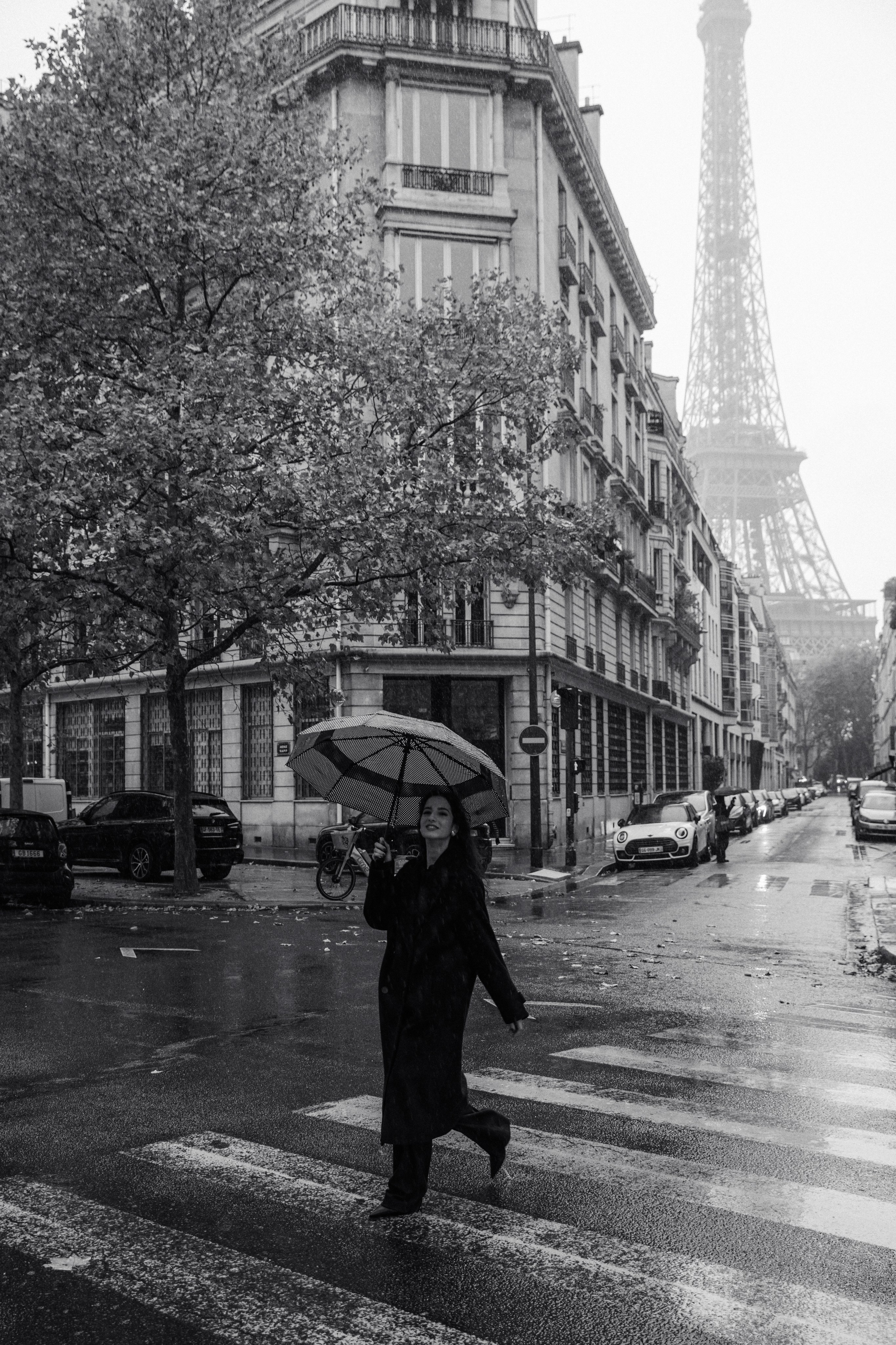 Yvonne. Paris Wedding Photographer