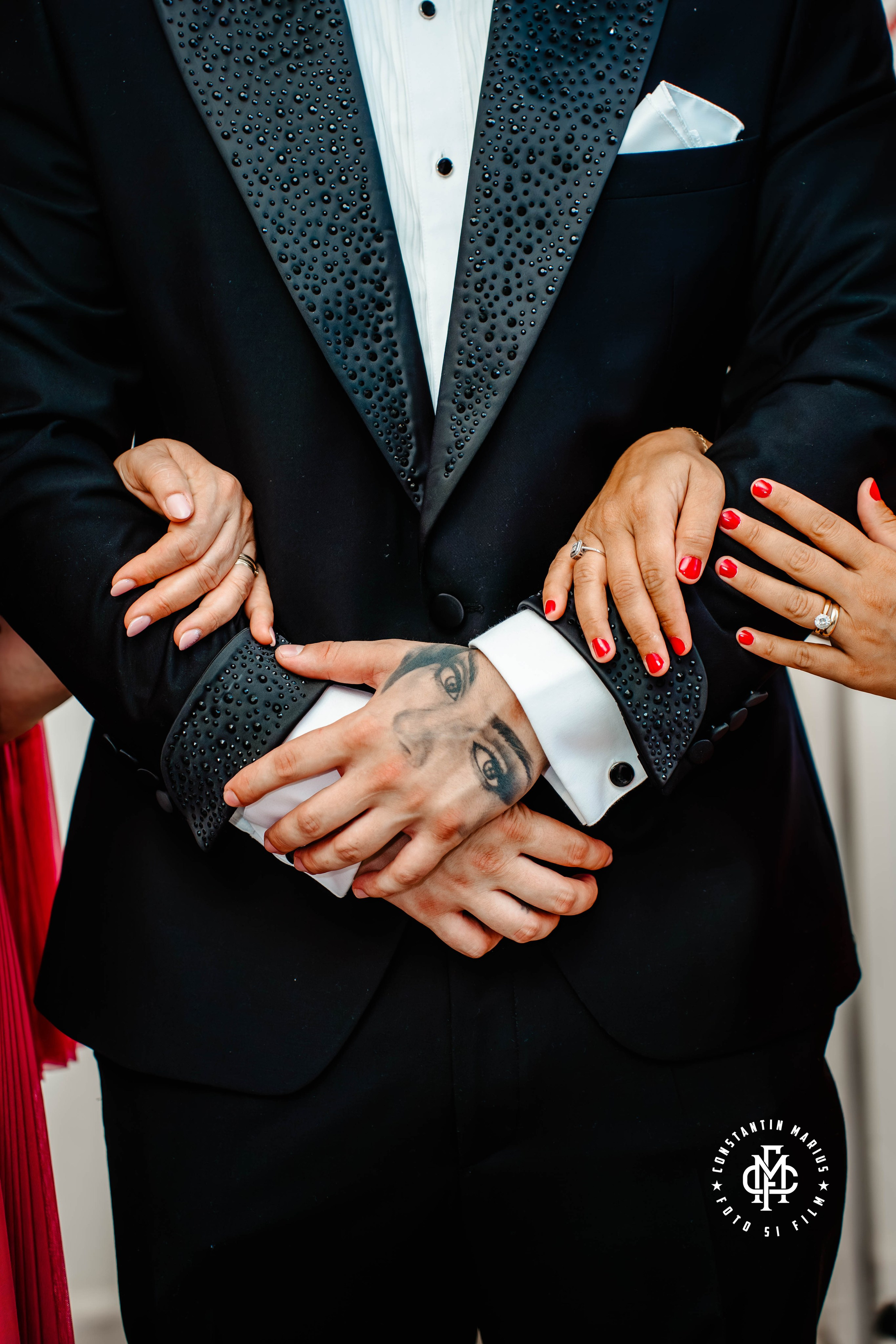 WEDDING PHOTOGRAPHY. DESPRE NOI