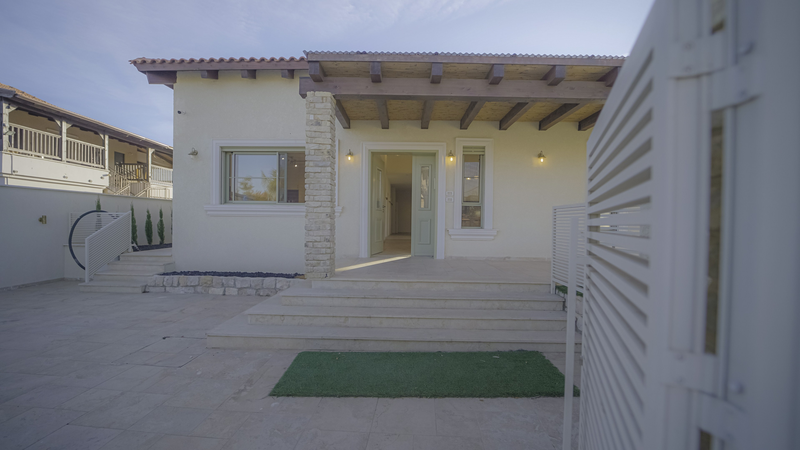 נדל"ן ובתים. יותם שחר צילום ועריכה