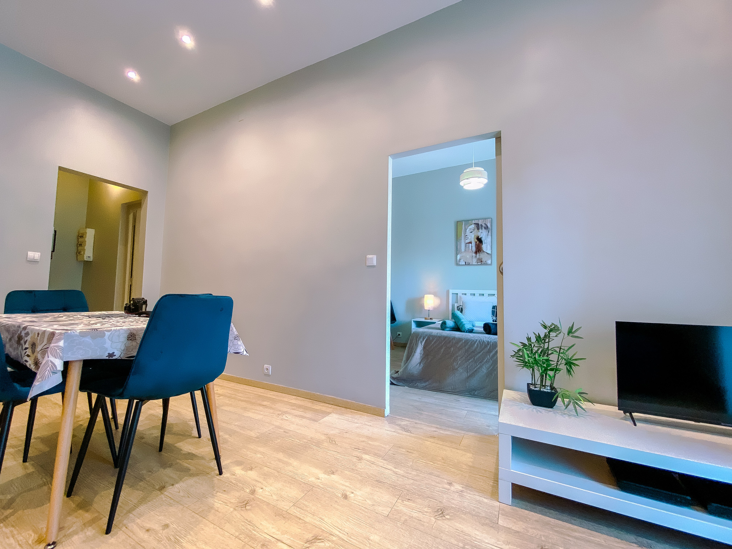 Photographie immobilière professionnelle – Location saisonnière | Happy NB – Vienne (86). Photographe professionnelle à Poitiers, Tours et Châtellerault | Studio photo entre Poitiers et Tours – portraits, familles, entreprises, ma