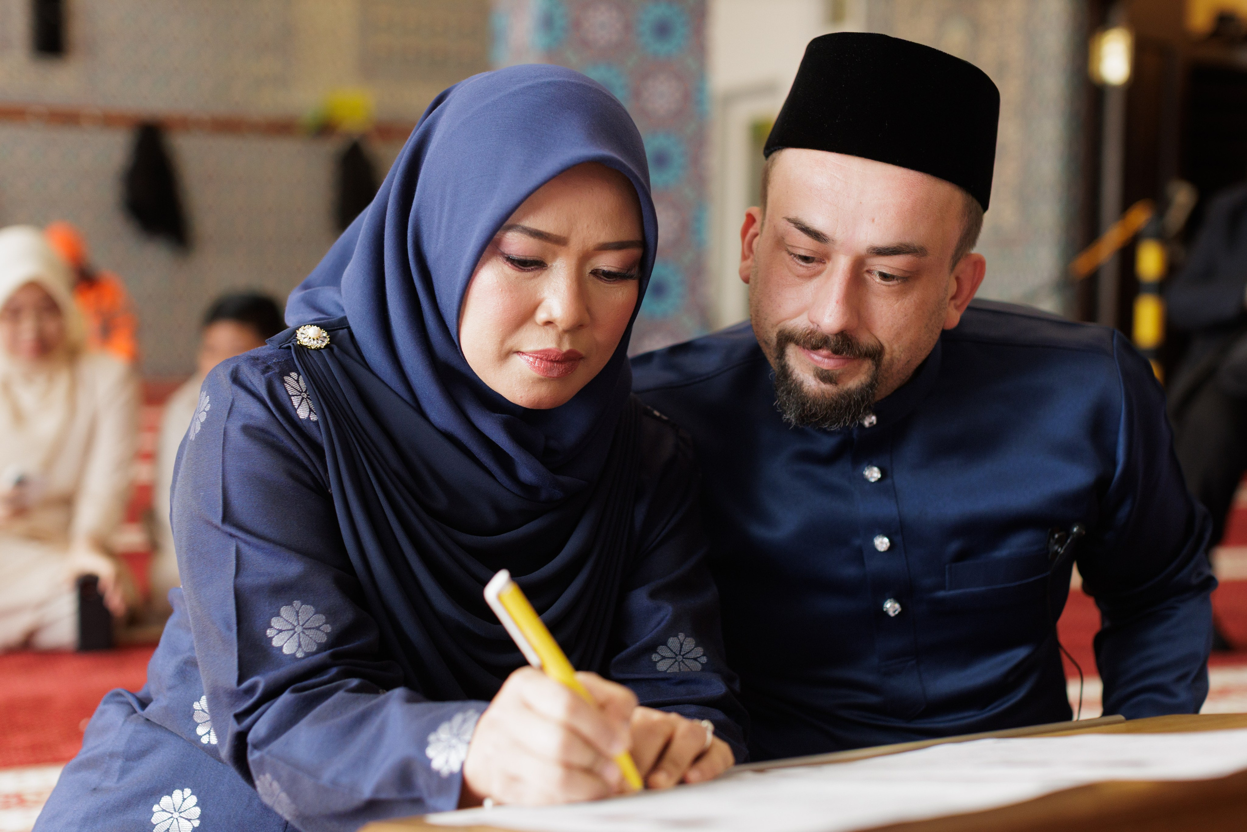 Hochzeitsfotografie in der Zentralmoschee Hamburg | Interkulturelle Harmonie & Architektonische Schönheit. Hochzeitsfotograf und Hochzeitsvideograf aus Hamburg | Roka21Film