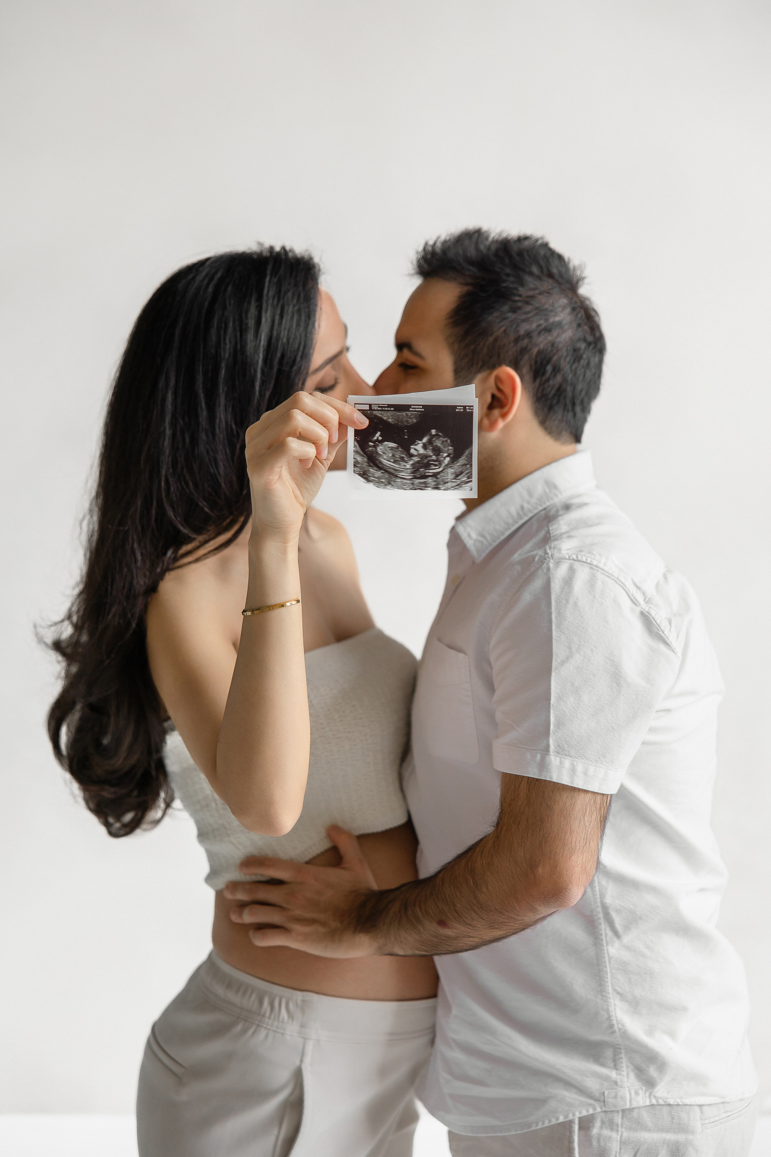 Timeless Maternity Photographer in Toronto. Iana Banana | Toronto Maternity, Newborn & Family Photographer