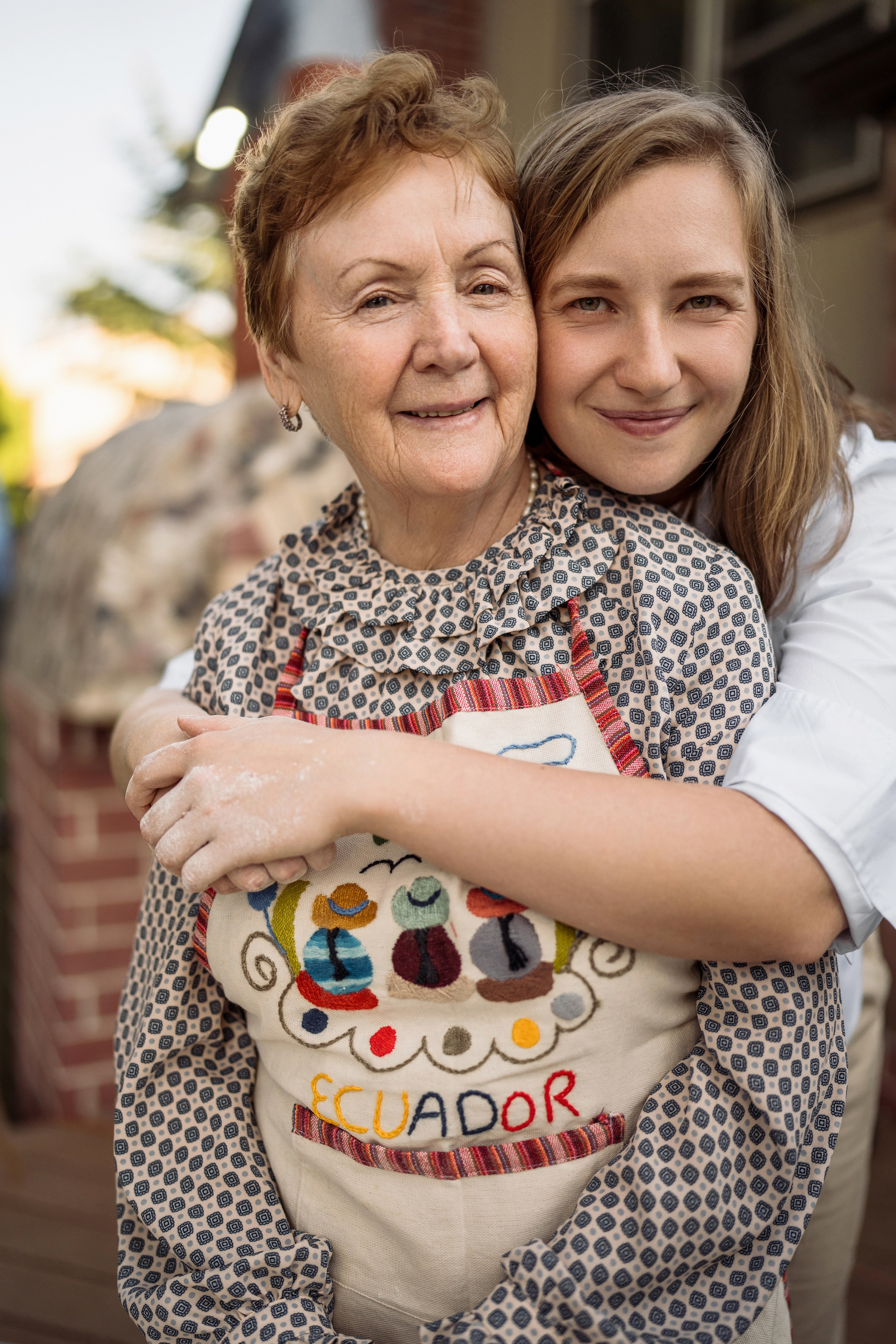 Large Family Photoshoot at Home – Generational Memories. Alisa Tant — Family and newborn photographer Bucks County, Montgomery county, Philadelphia, NJ