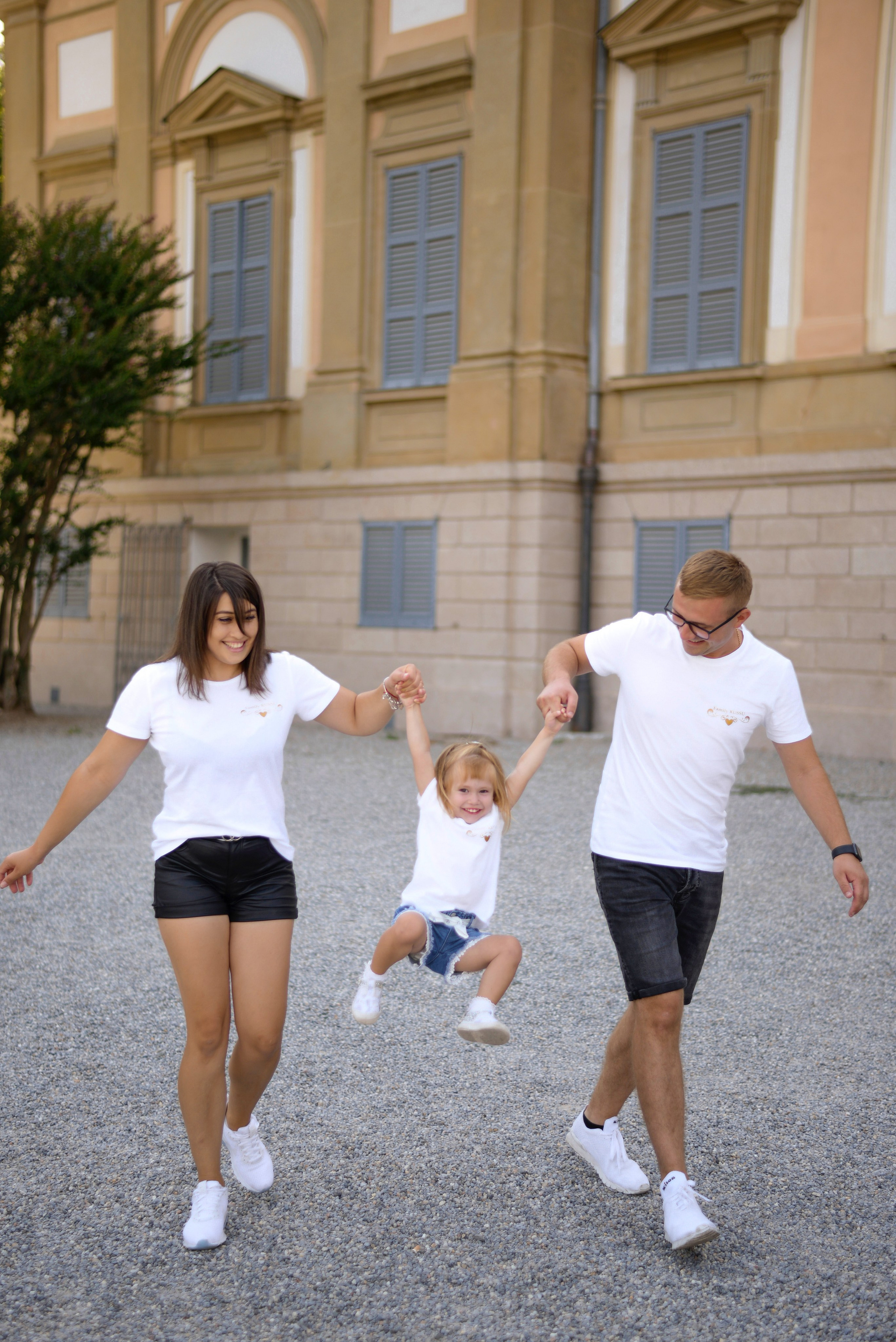 Family. Julia Kuzmovych personal and pregnancy photographer in London