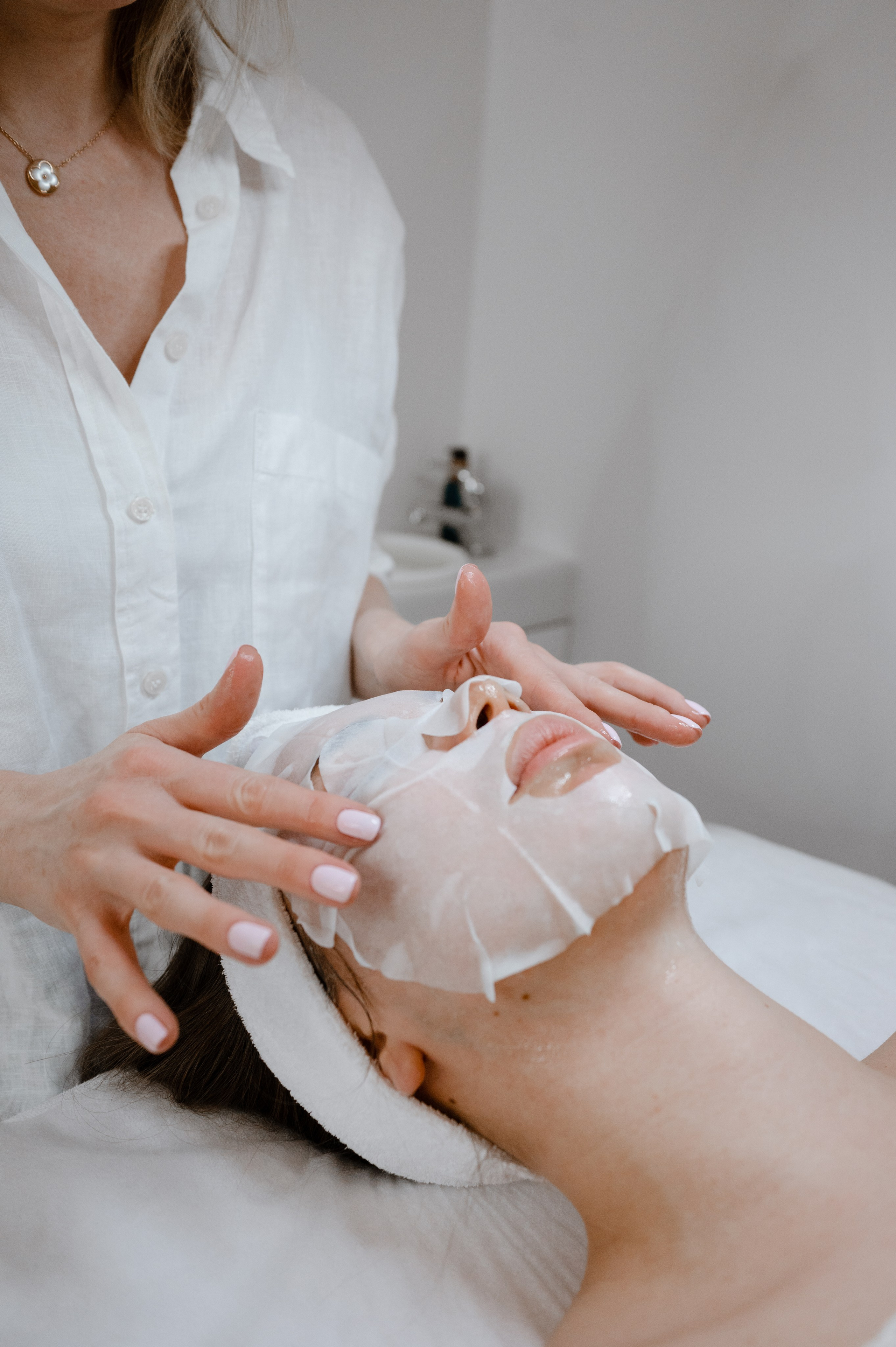 Astudio beauty studio in Prague. ANNA-MARIA PHOTO CONTENT CREATOR — фотограф, эстет, художник и визуальный эксперт в Instagram, работающий в Праге