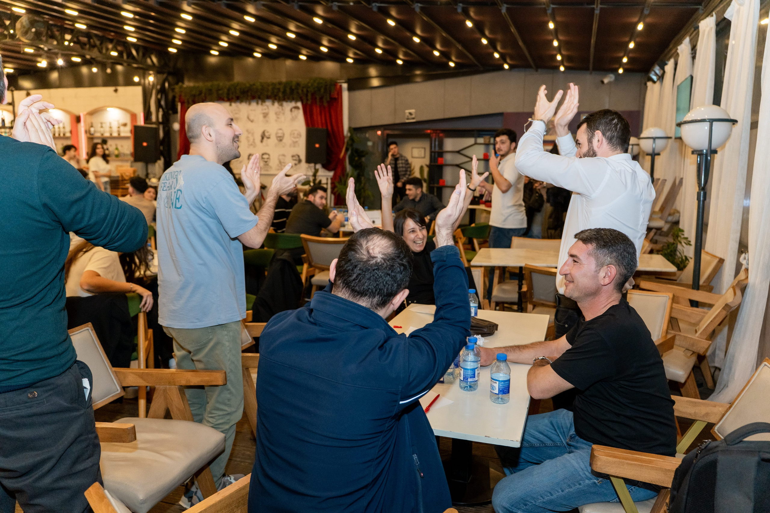 Azəronline şirkətinin əməkdaşlarının “Nə? Harada? Nə zaman?” oyunu. Fotoqraf Vəli Məmmədov