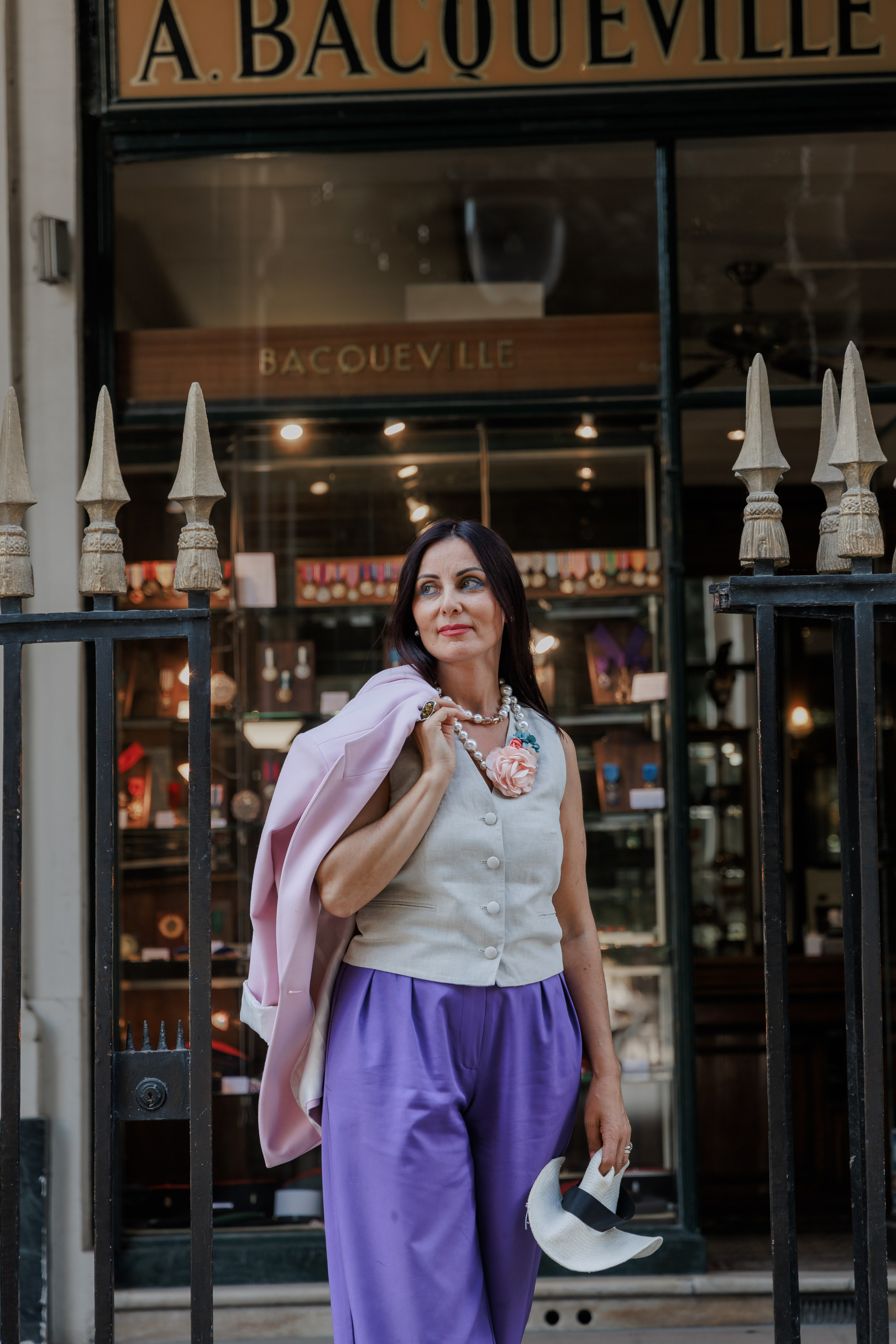 Timeless Elegance: Solo Photoshoot at Palais Royal. Photographe à Paris