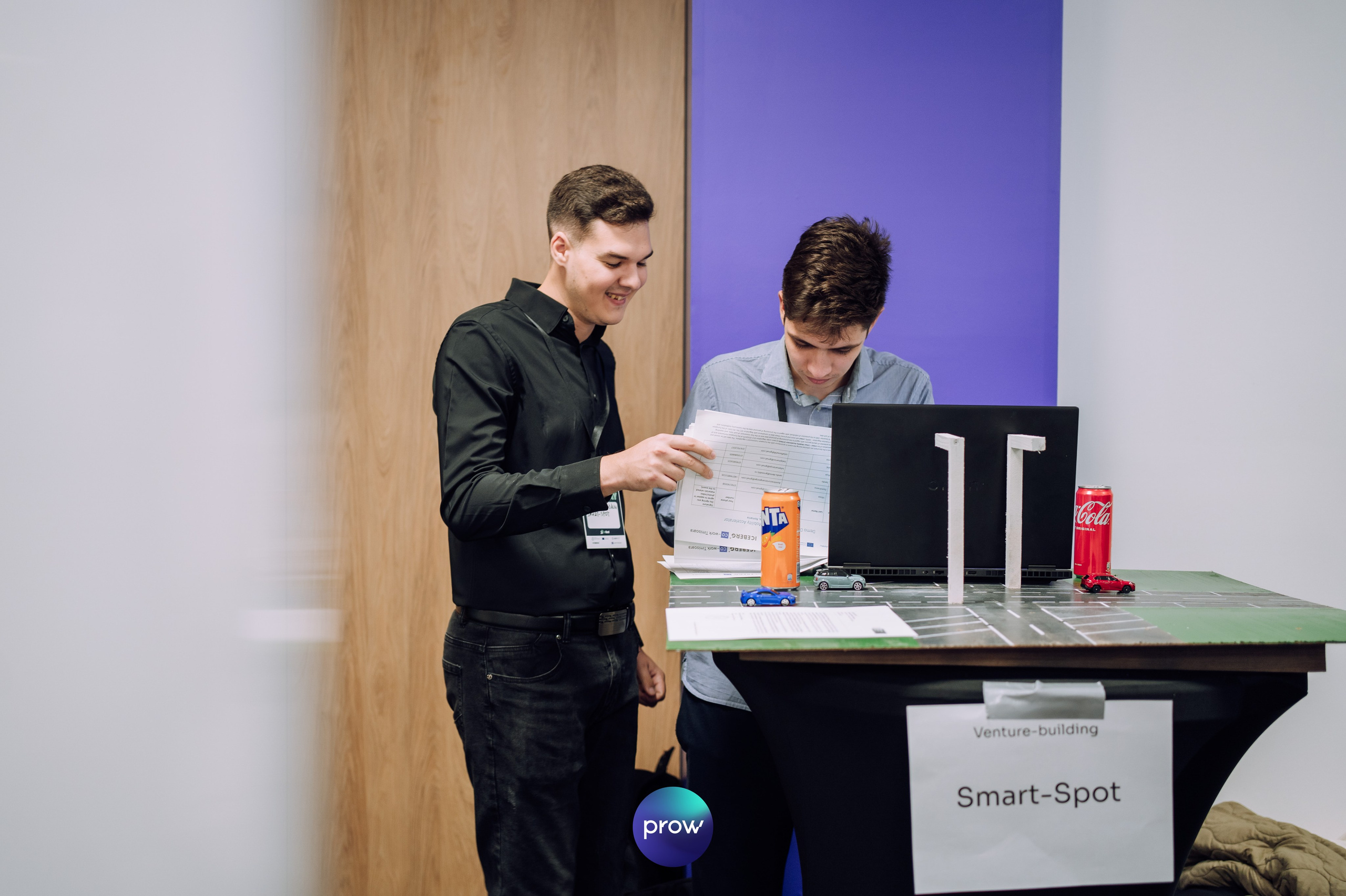 InVest DemoDay @ Cowork. Cozac Cristian Photographer