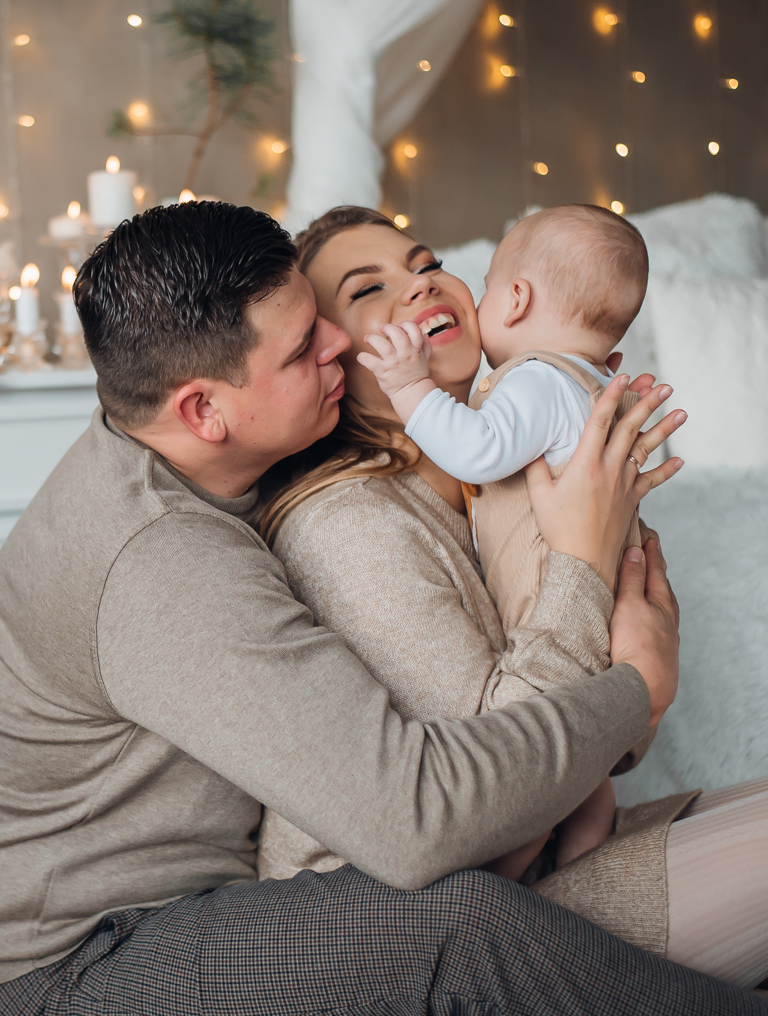 Fotosesijos studijoje. Aukse Stravi fotografė