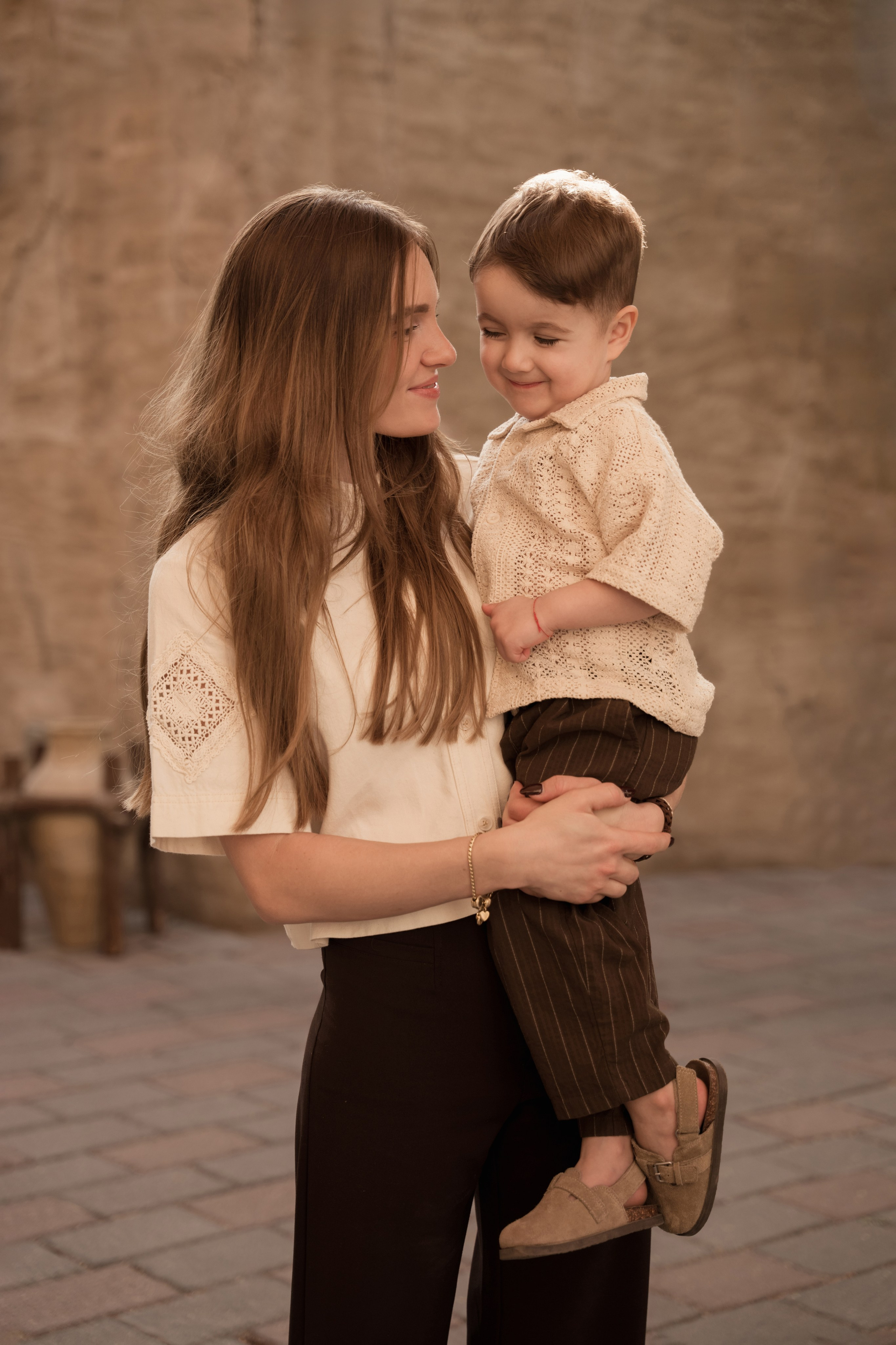 Old Town walk. Angela Iakovleva — Family Photographer in Dubai