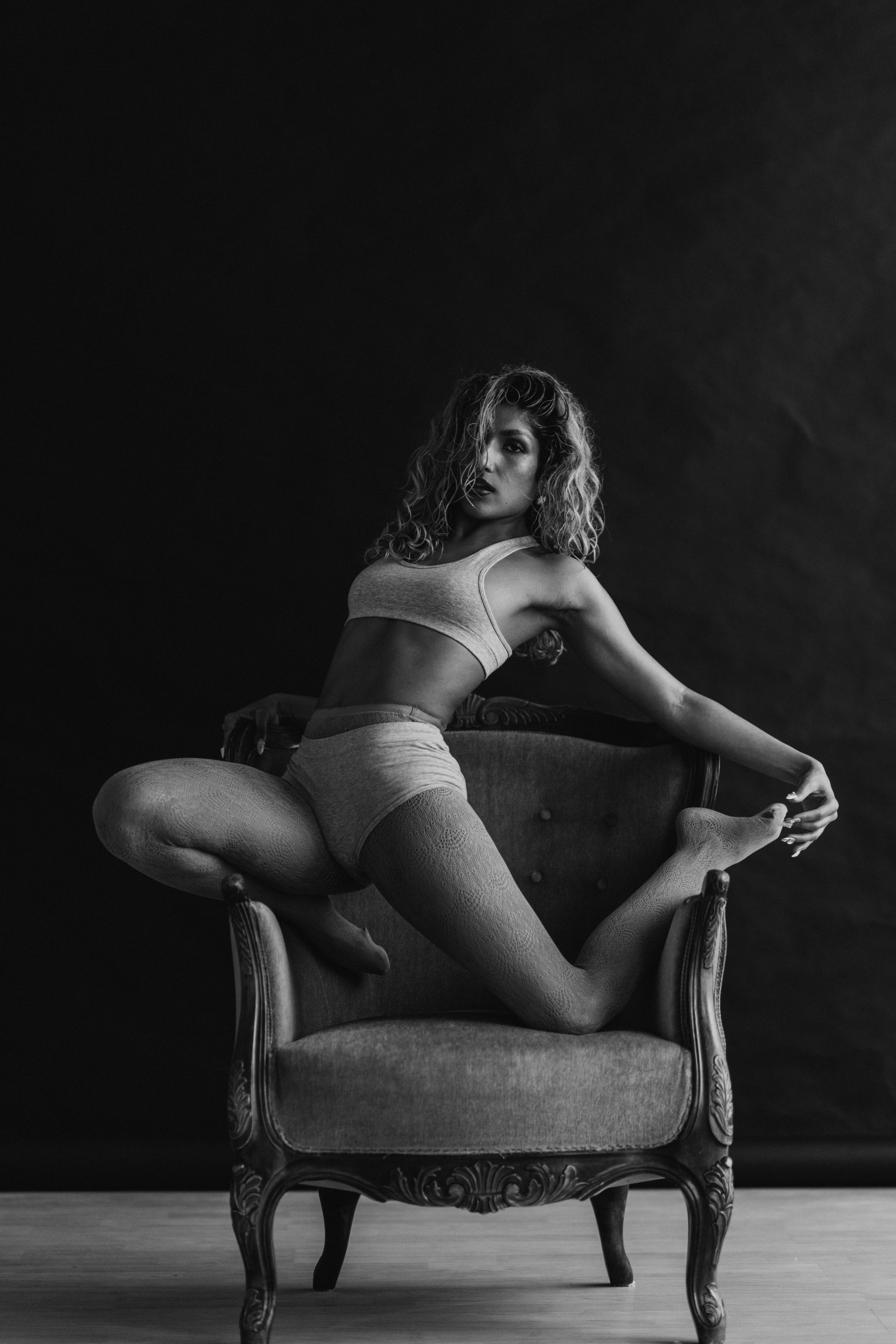 DANCERS. Victoria Olonen – Cinematic Portrait Artist | Helsinki & Europe