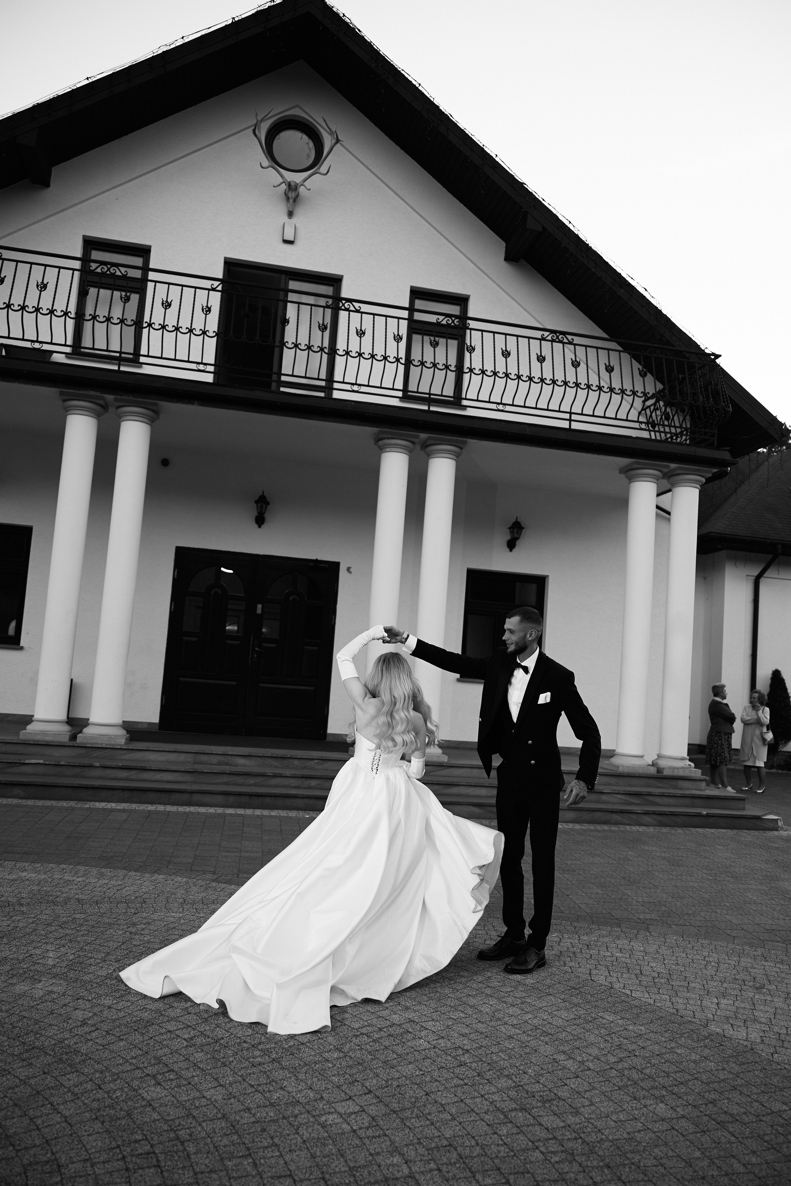 Natalia & Roman. Dworek przy lesie. Fotograf ślubny i rodzinny w Krakowie Yana Klymova