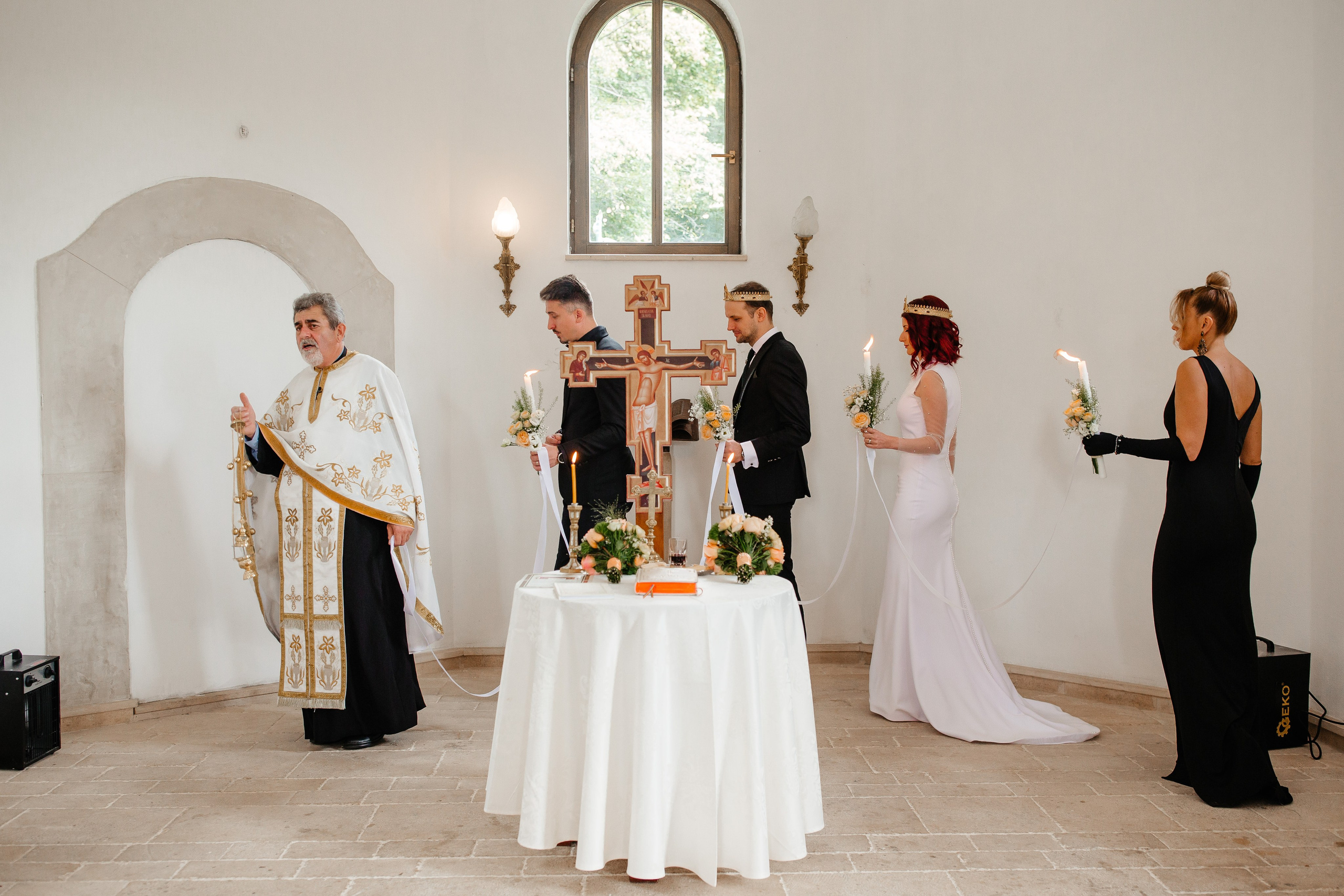 Nunta Elena & Tudor — Fotografie de nuntă în stil natural și elegant. Rares Bucur is a professional wedding photographer based in Cluj-Napoca, Romania, specializing in wedding photography