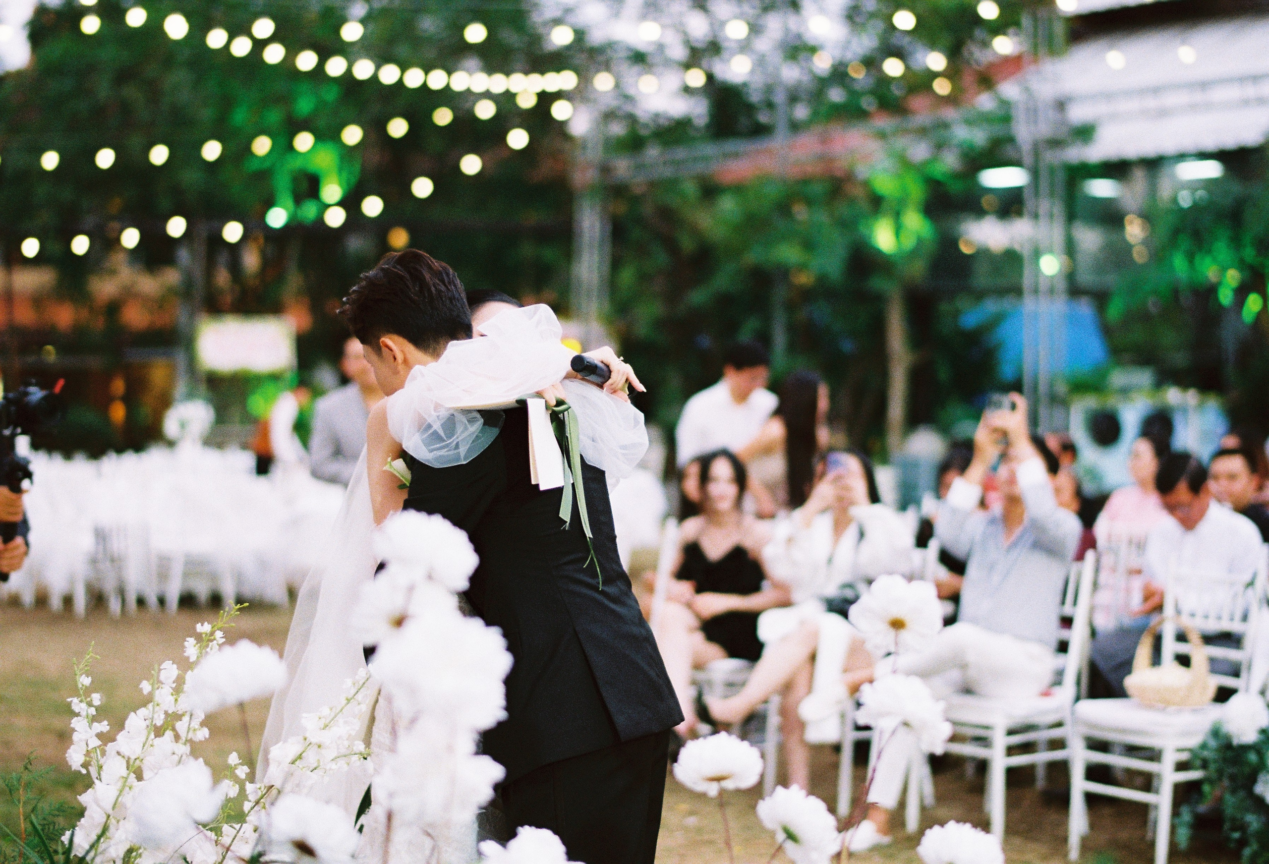 Nghĩa & Thảo. Cam Images