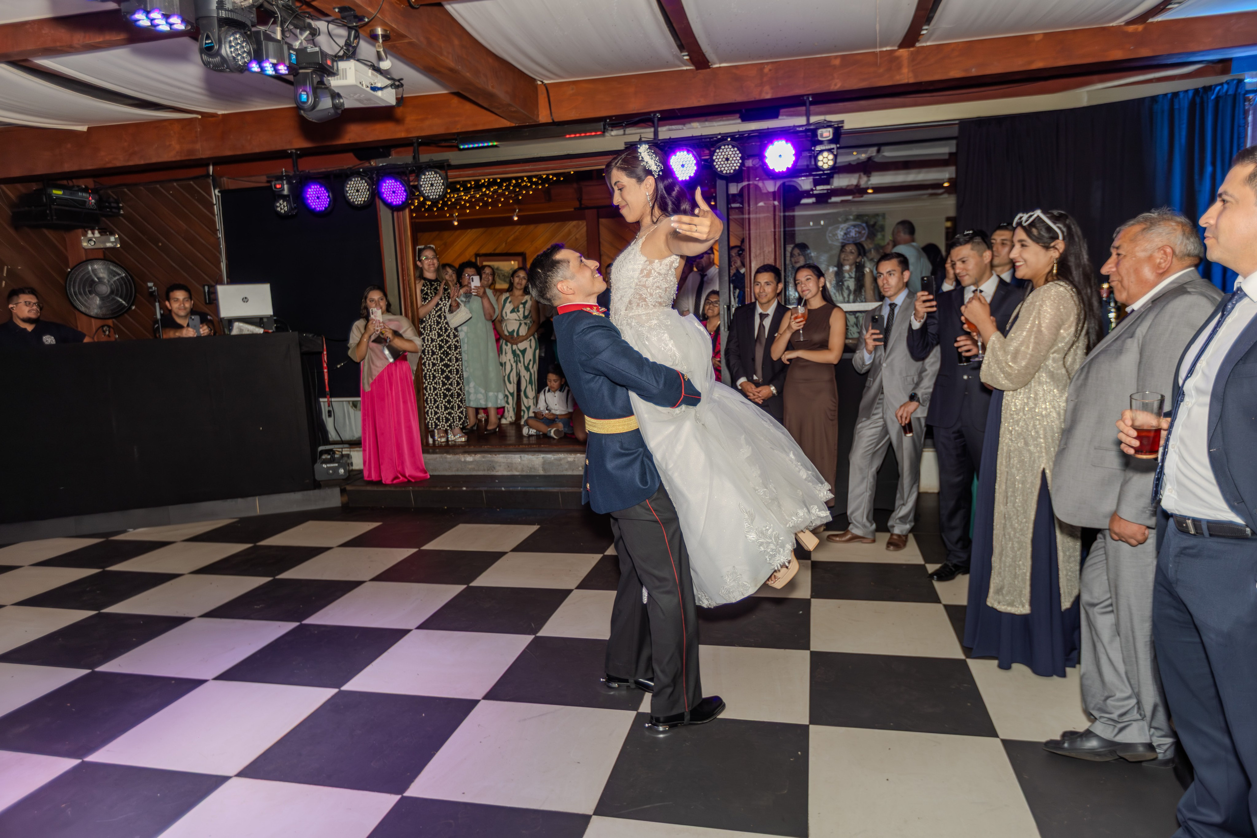 Belén y Nicolas. Dinka & Emilio - El arte de preservar lo que no se repite