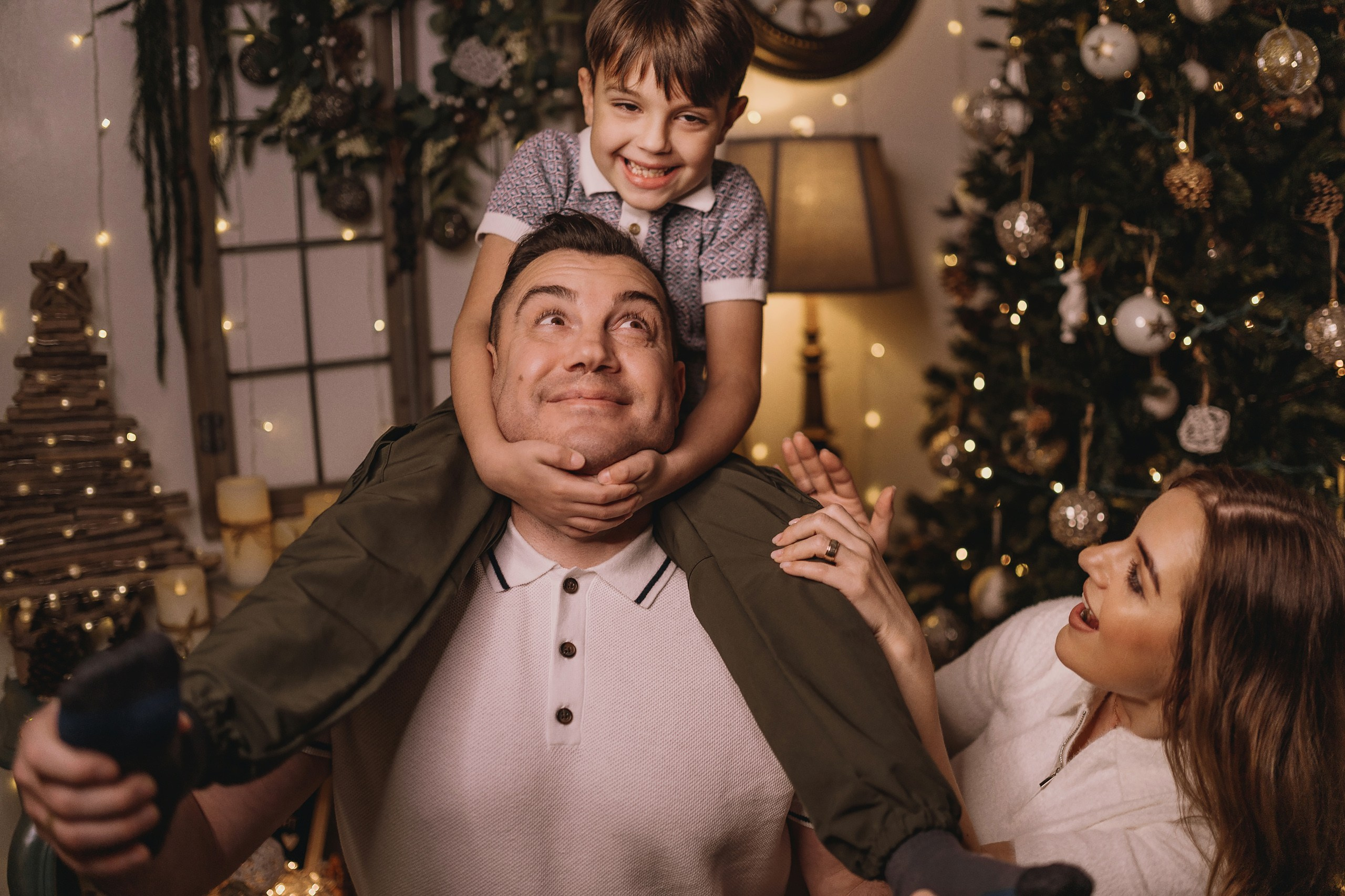 11.28.2025 Christmas Photoshoot. Wedding family event photographer in Chicago Nick Yushevich