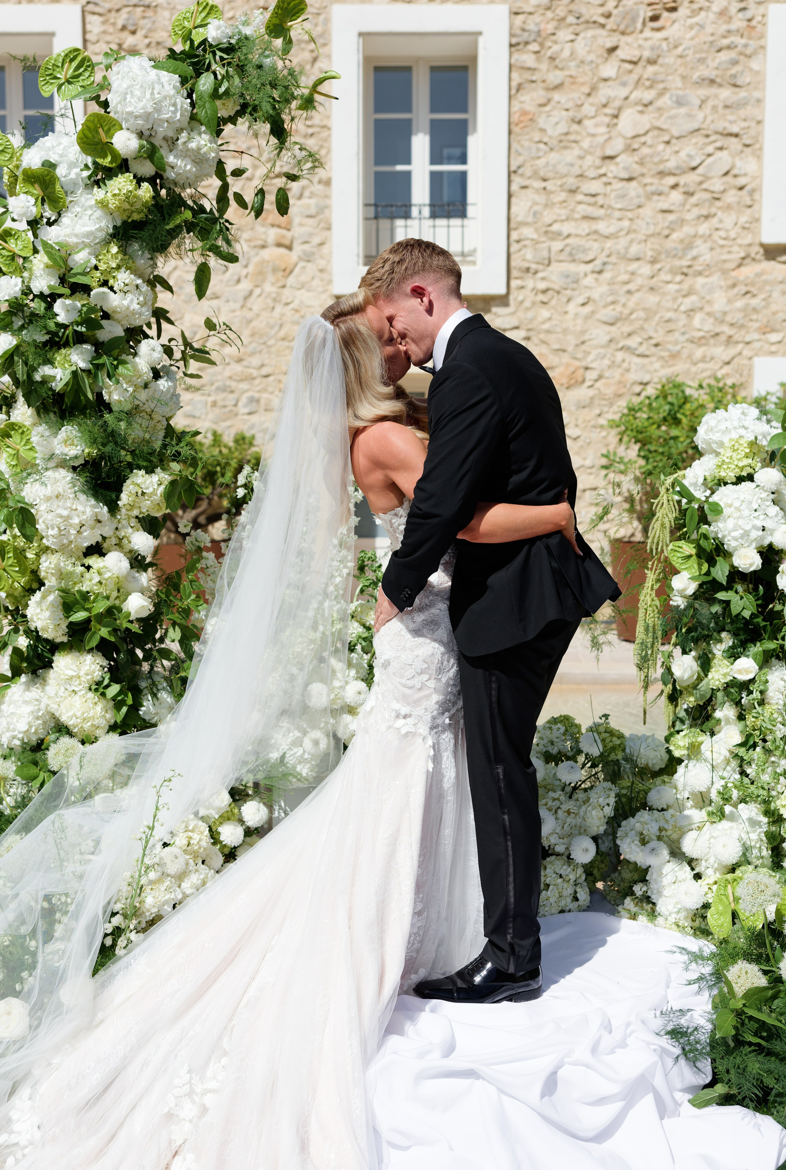 Wedding at Château L’Hospitalet in Narbonne, France. Destination Wedding Photographer — Nikita Burtsev