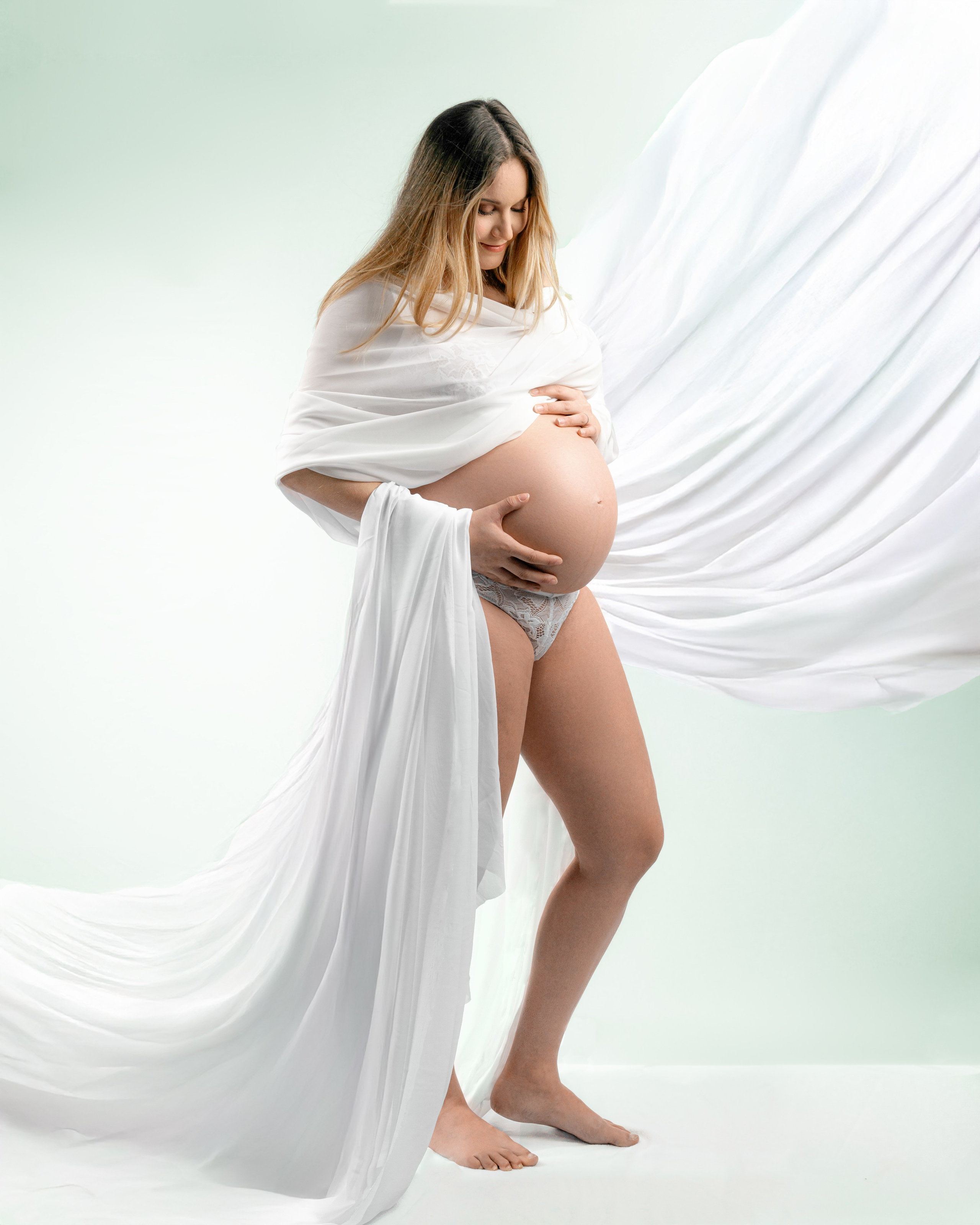 Grosses and newborn. Wedding-Family photographer, South of France–Paris, Valentina Acrement