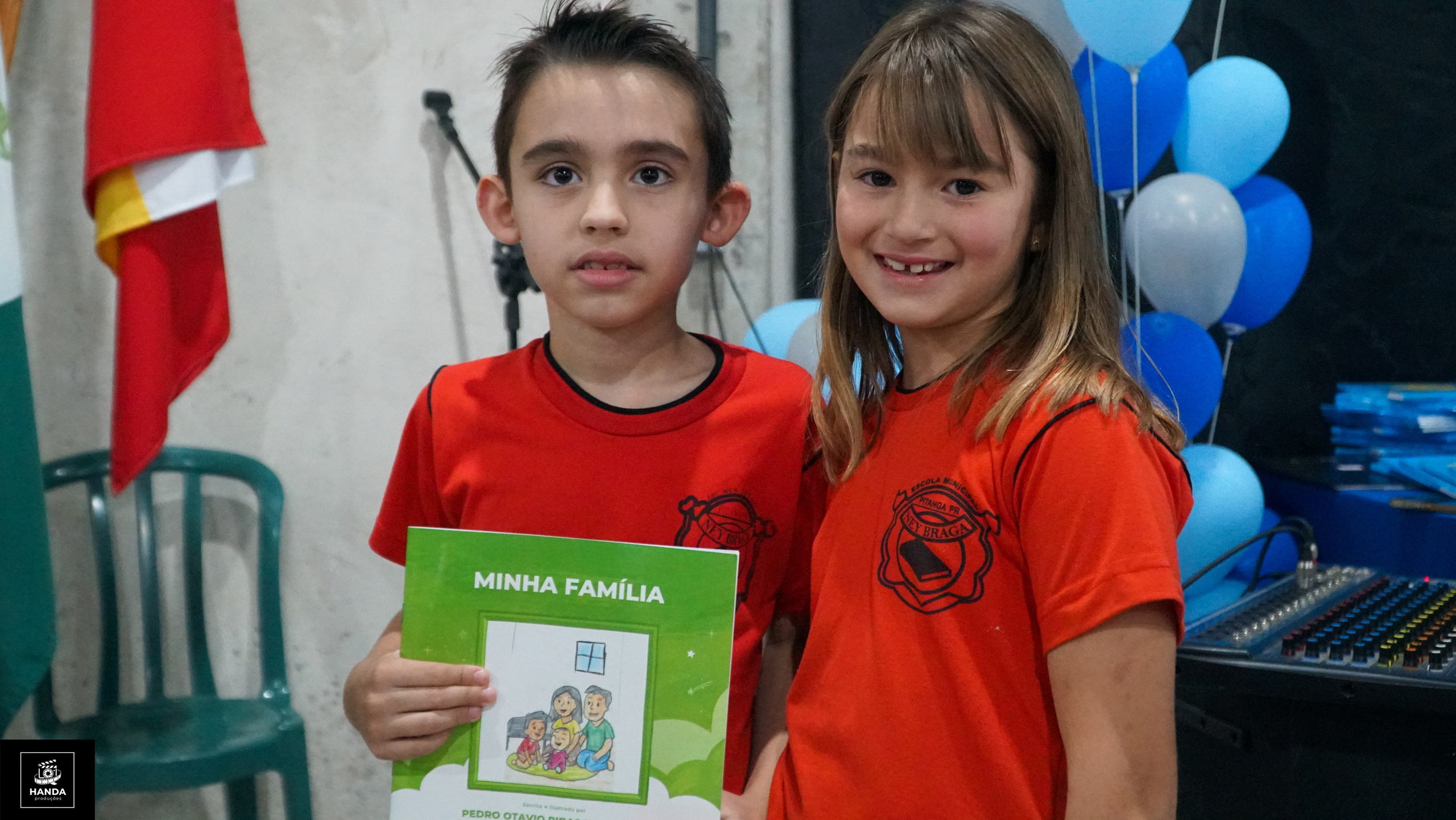 Noite autógrafos colégio Aurélio Buarque de Holanda. Handa Produções