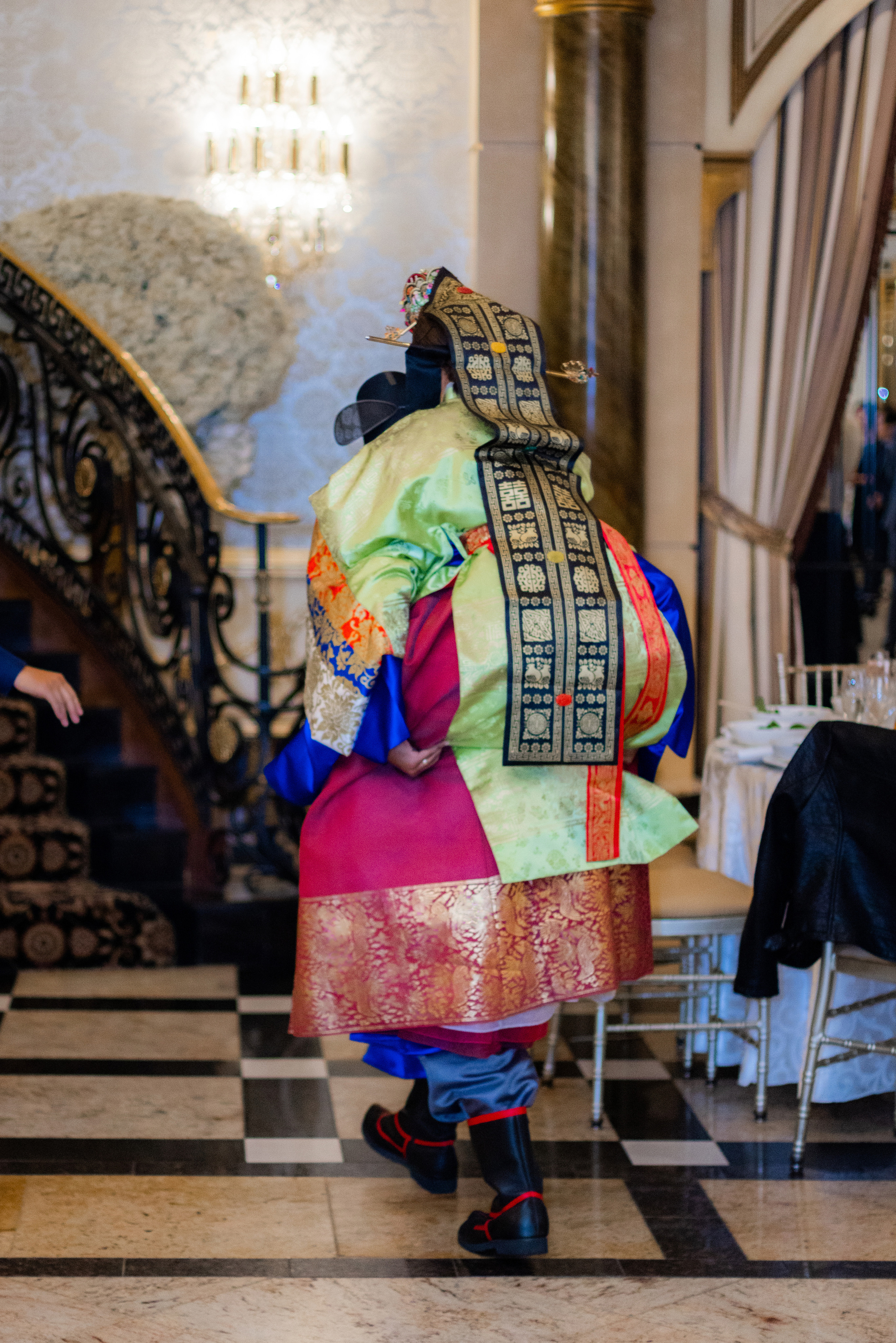 Ester & Conner. Wedding and Event photography, Kisses + Veil