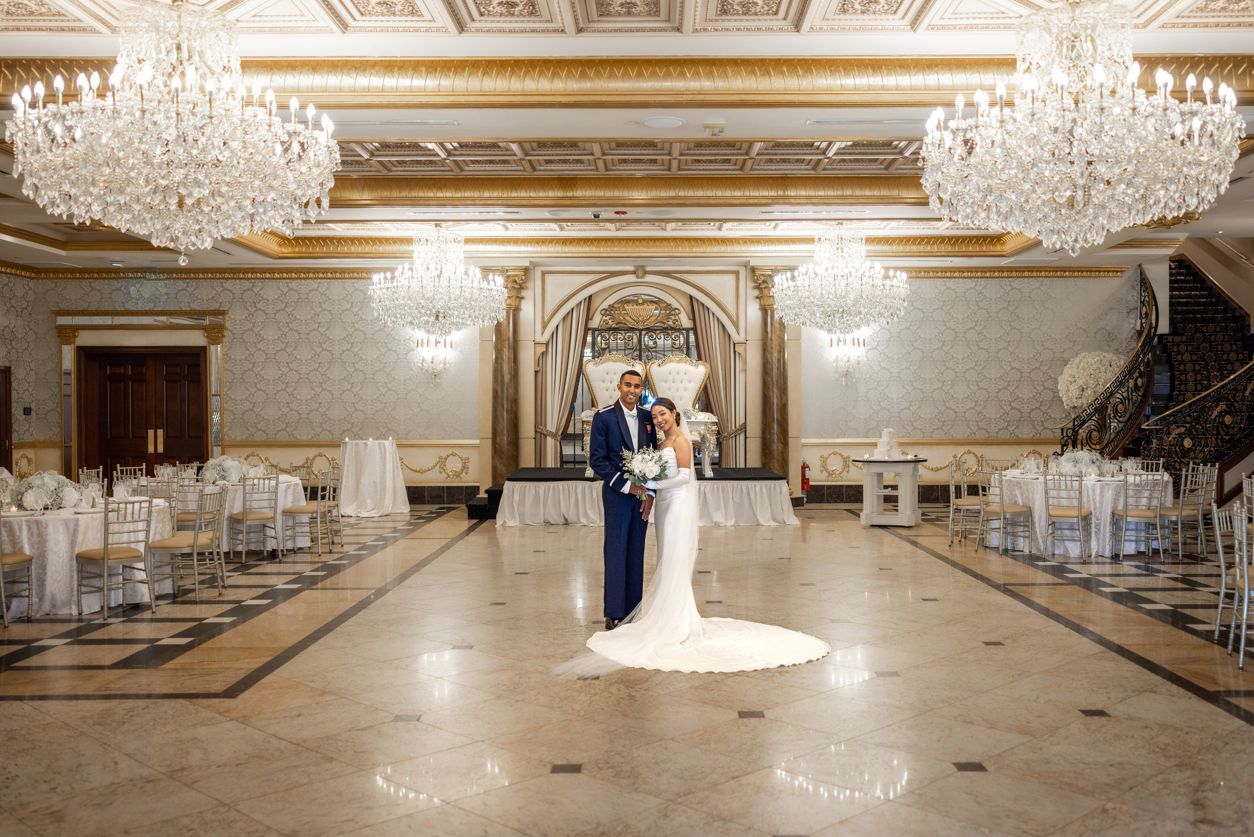 Ester & Conner. Wedding and Event photography, Kisses + Veil