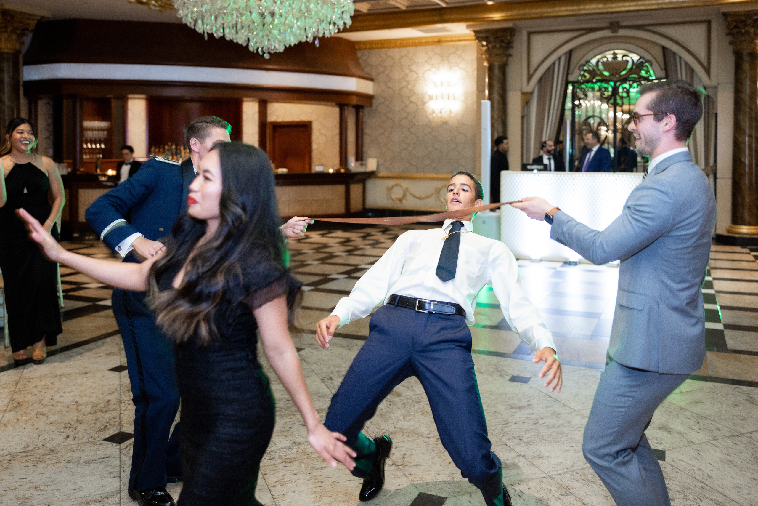 Ester & Conner. Wedding and Event photography, Kisses + Veil