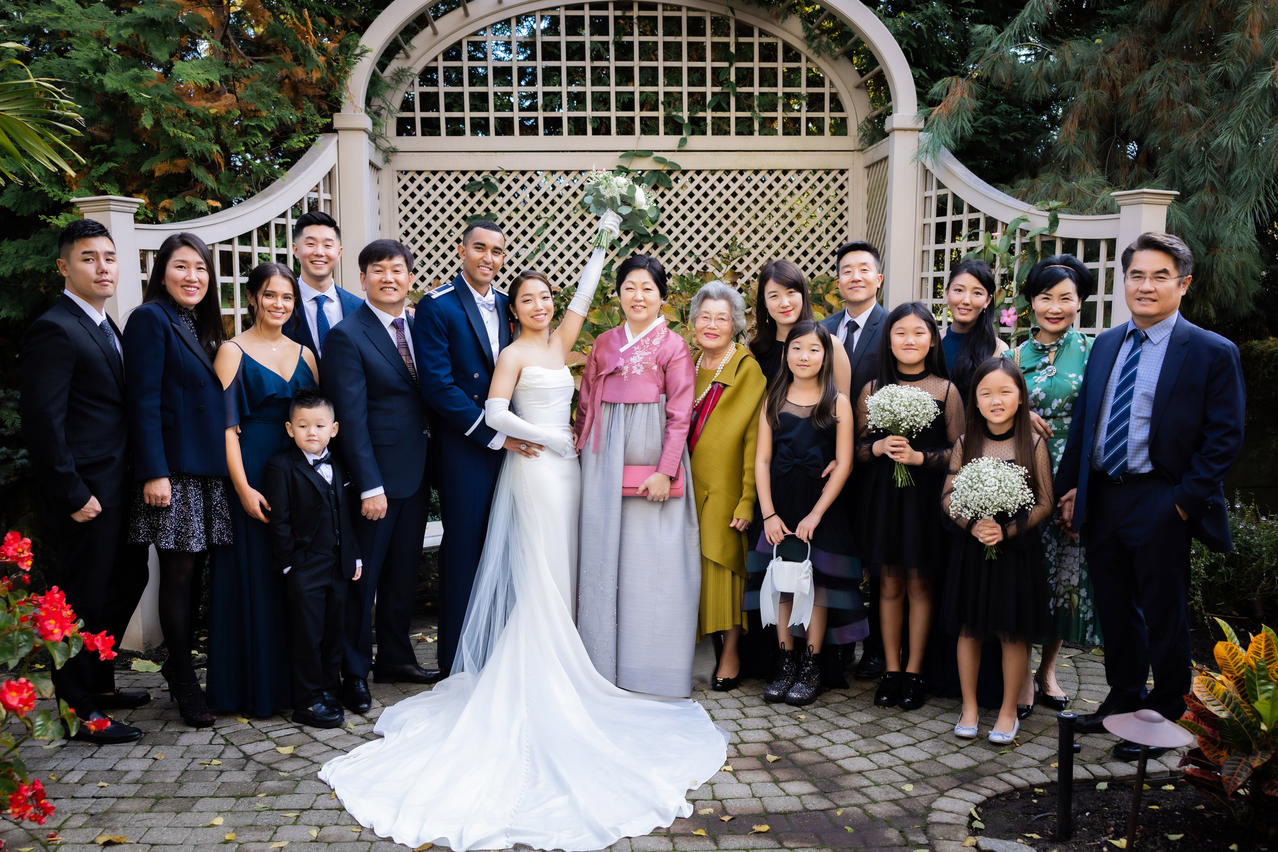 Ester & Conner. Wedding and Event photography, Kisses + Veil