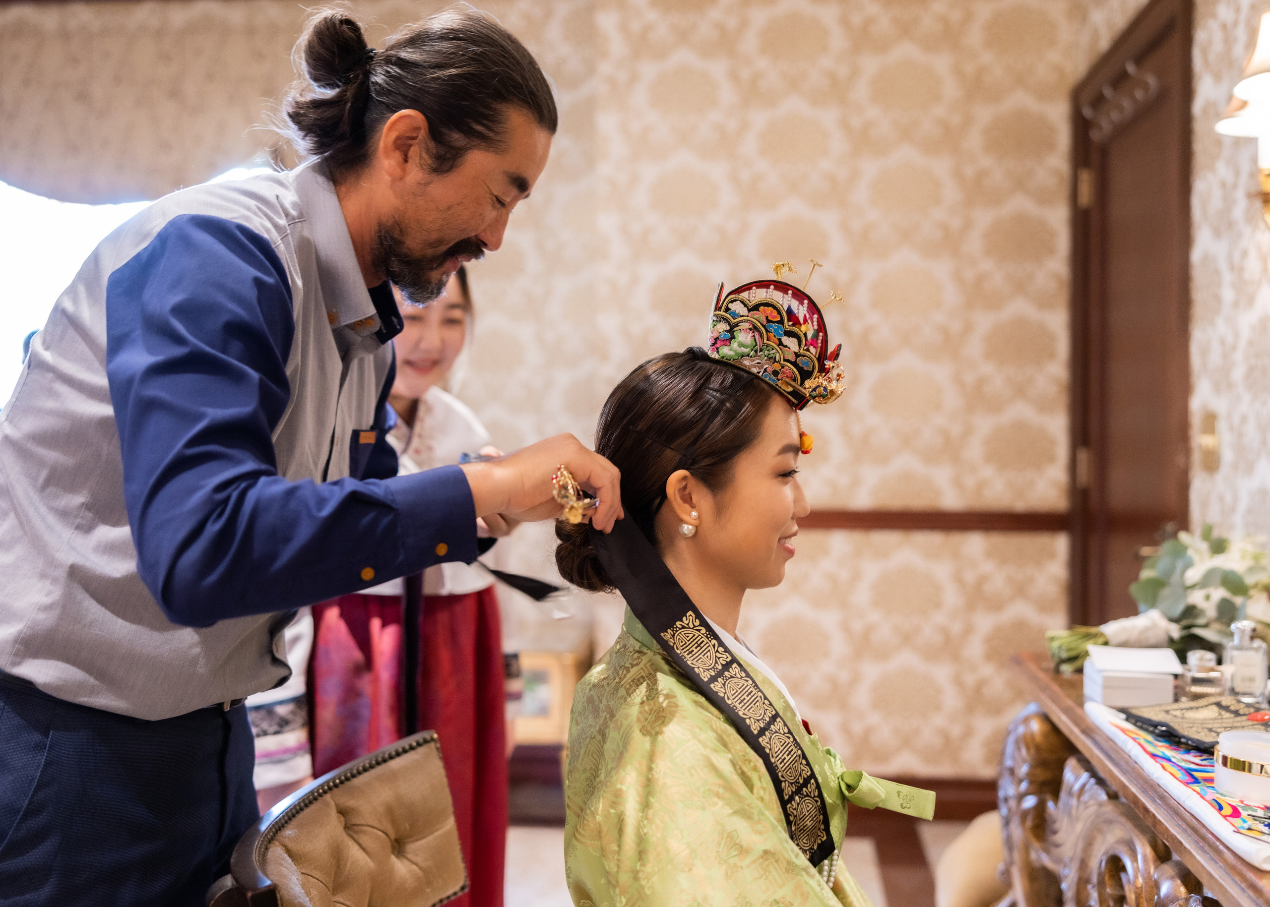 Ester & Conner. Wedding and Event photography, Kisses + Veil