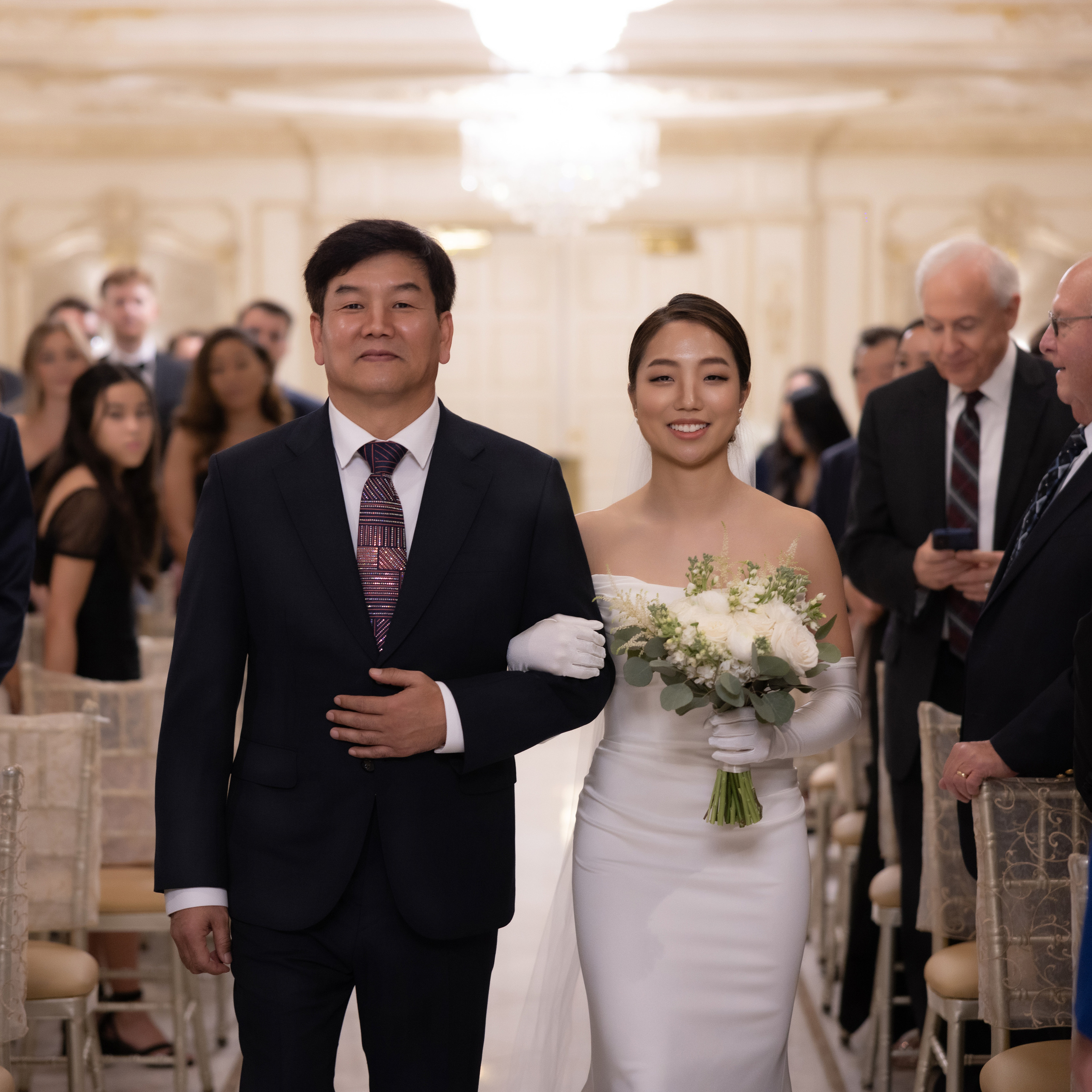 Ester & Conner. Wedding and Event photography, Kisses + Veil