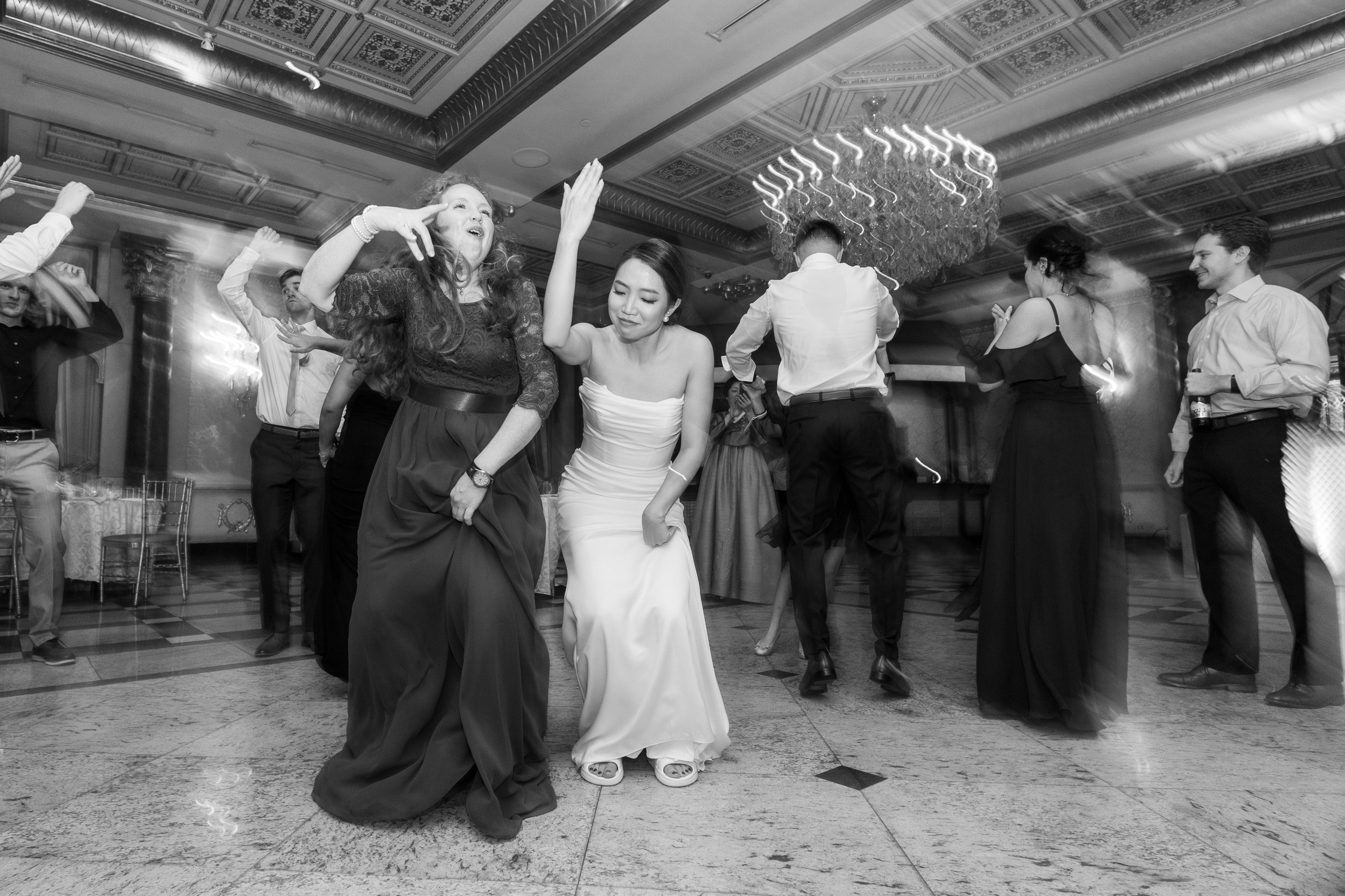 Ester & Conner. Wedding and Event photography, Kisses + Veil