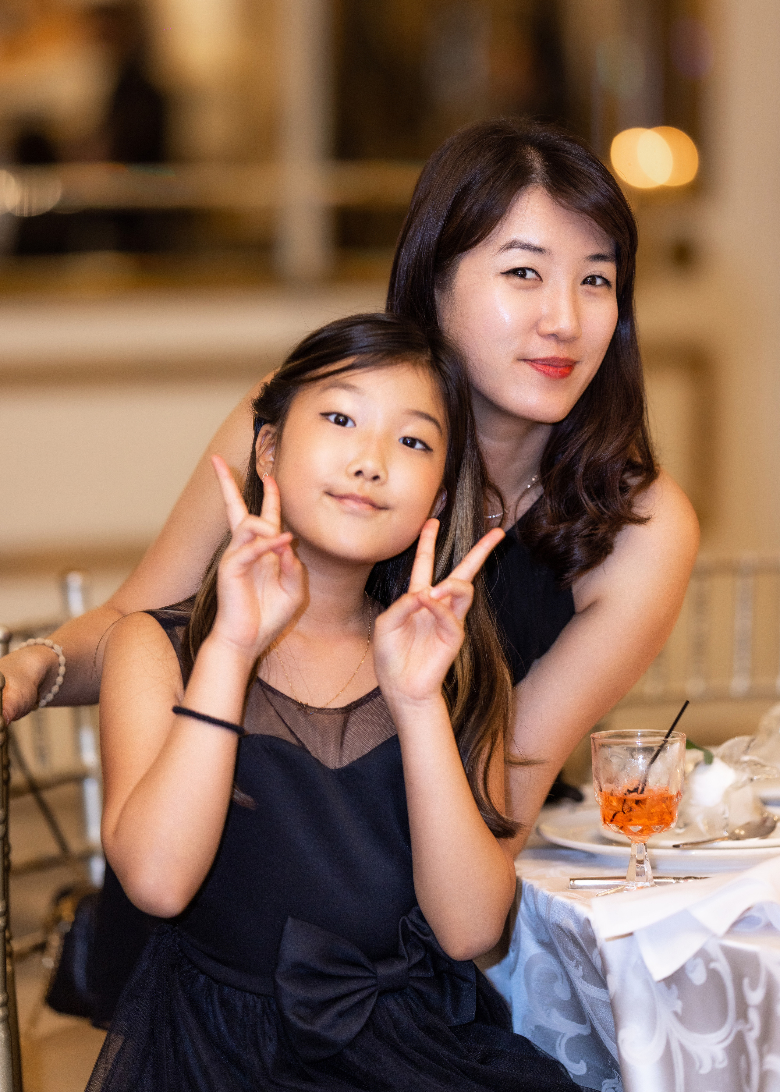 Ester & Conner. Wedding and Event photography, Kisses + Veil