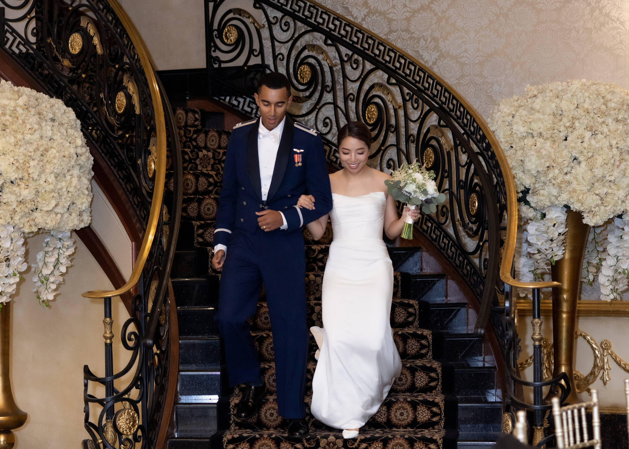 Ester & Conner. Wedding and Event photography, Kisses + Veil